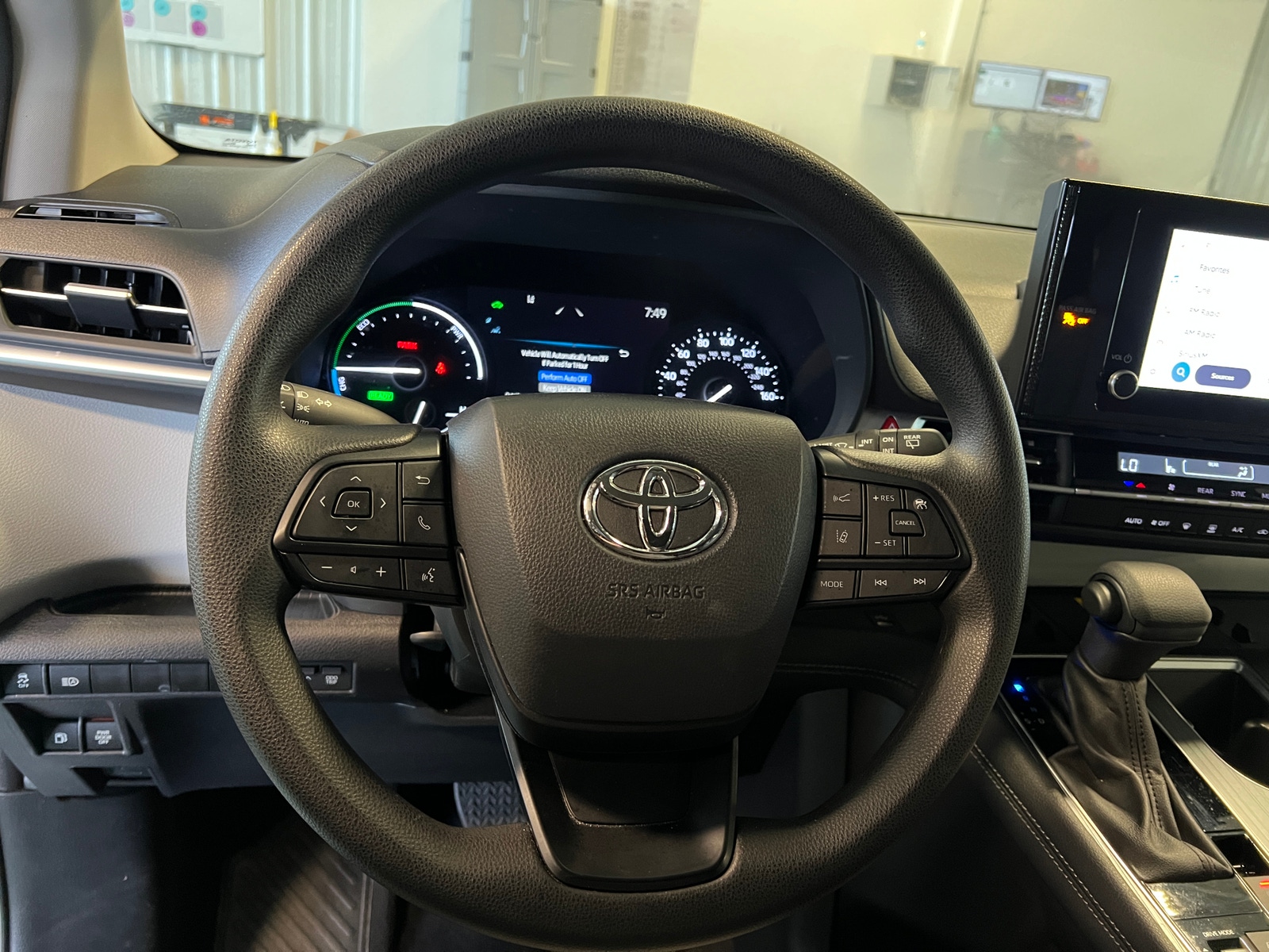 Thumbnail: 2025 Toyota Sienna - 5