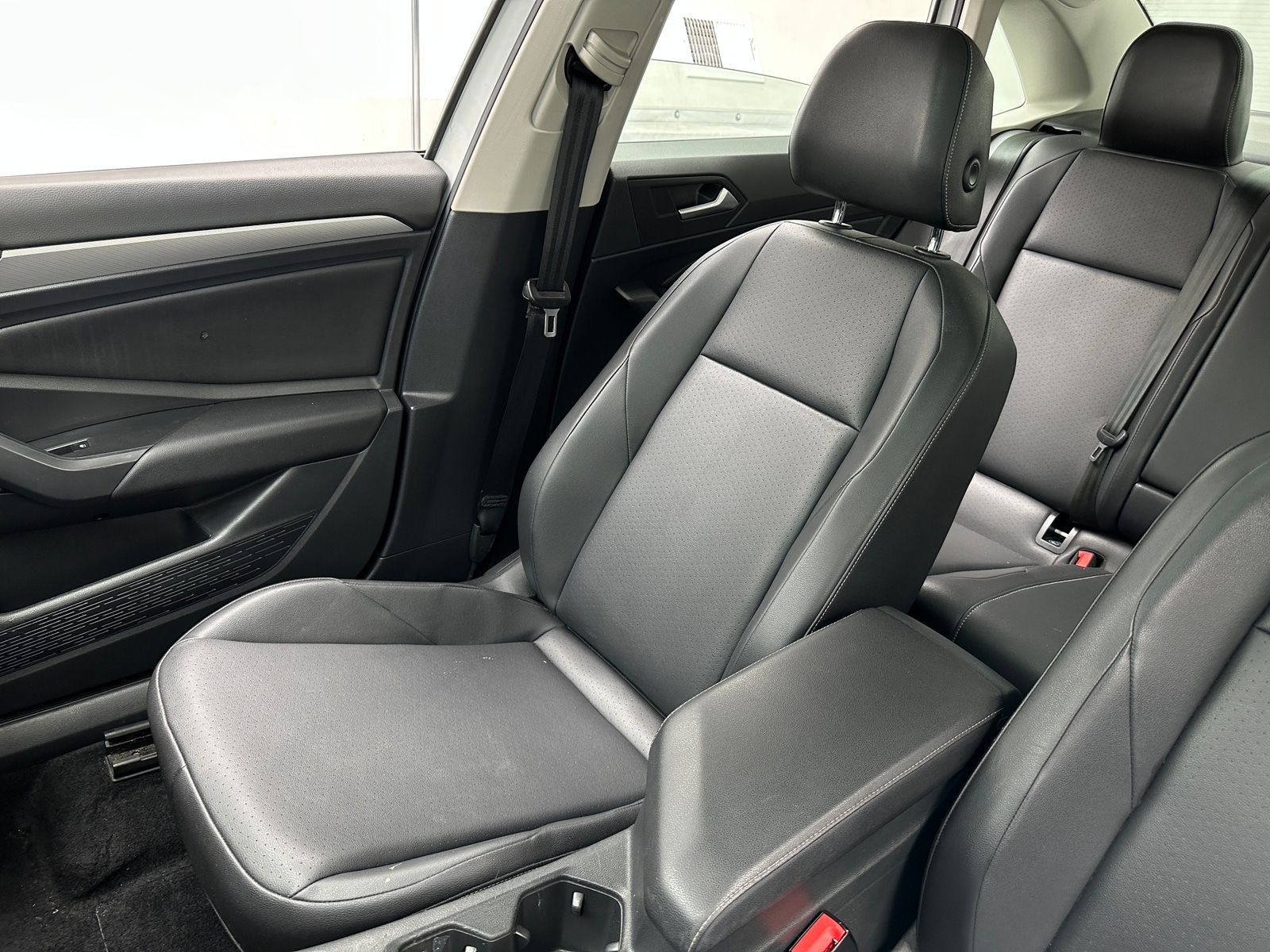 Thumbnail: 2019 Volkswagen Jetta - 2