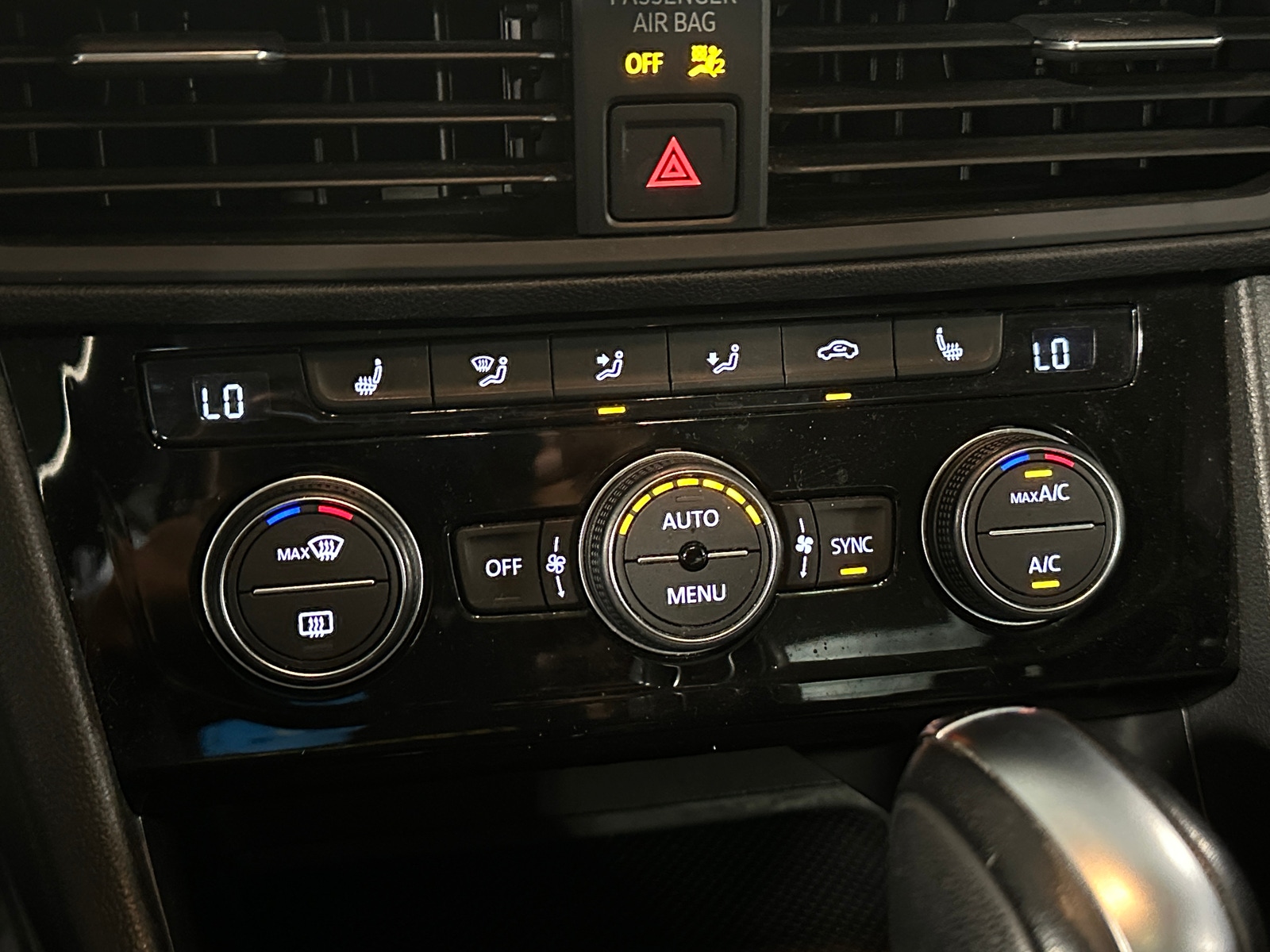 Thumbnail: 2019 Volkswagen Jetta - 4