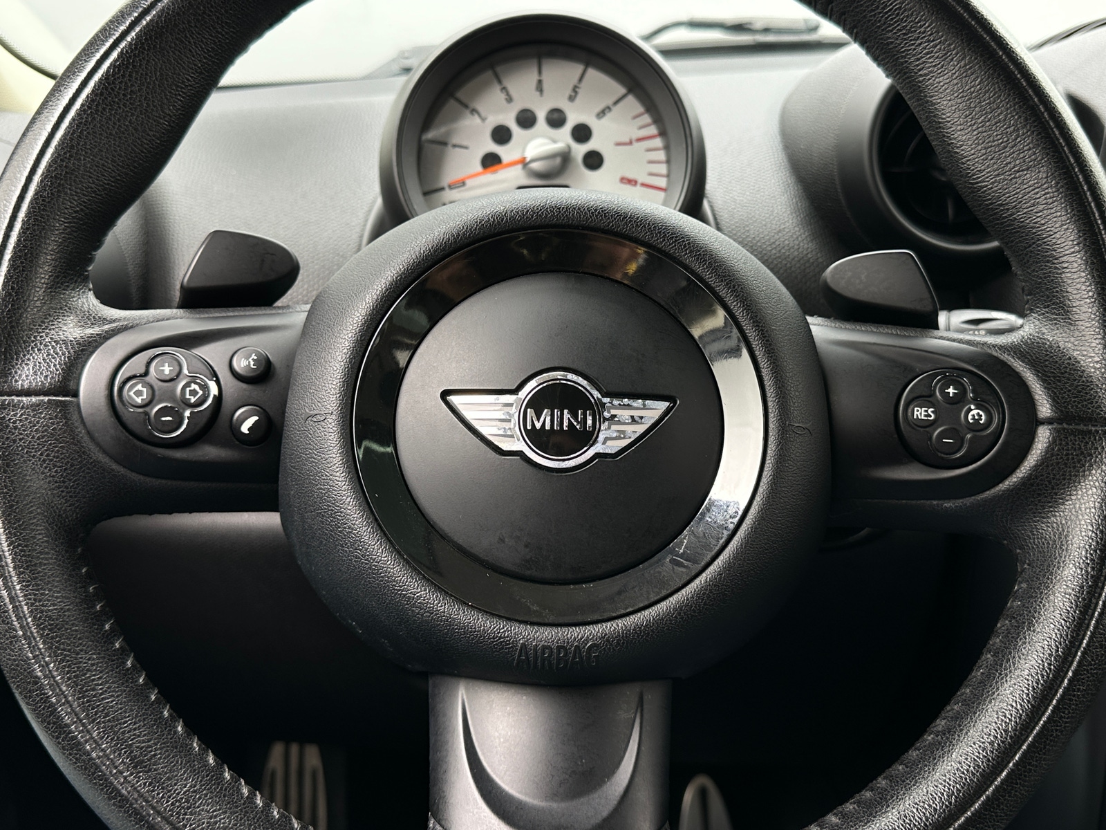Thumbnail: 2013 MINI Cooper Countryman - 4