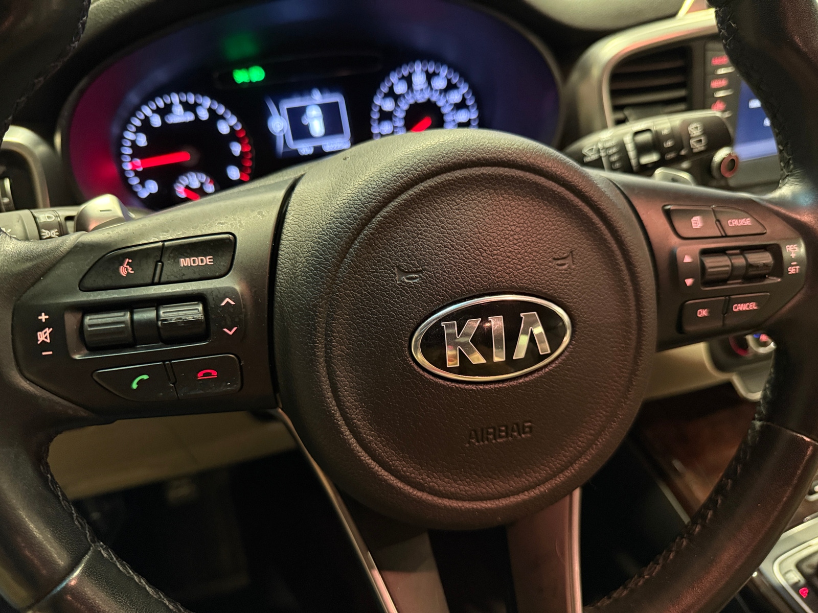 Thumbnail: 2017 Kia Sorento - 4