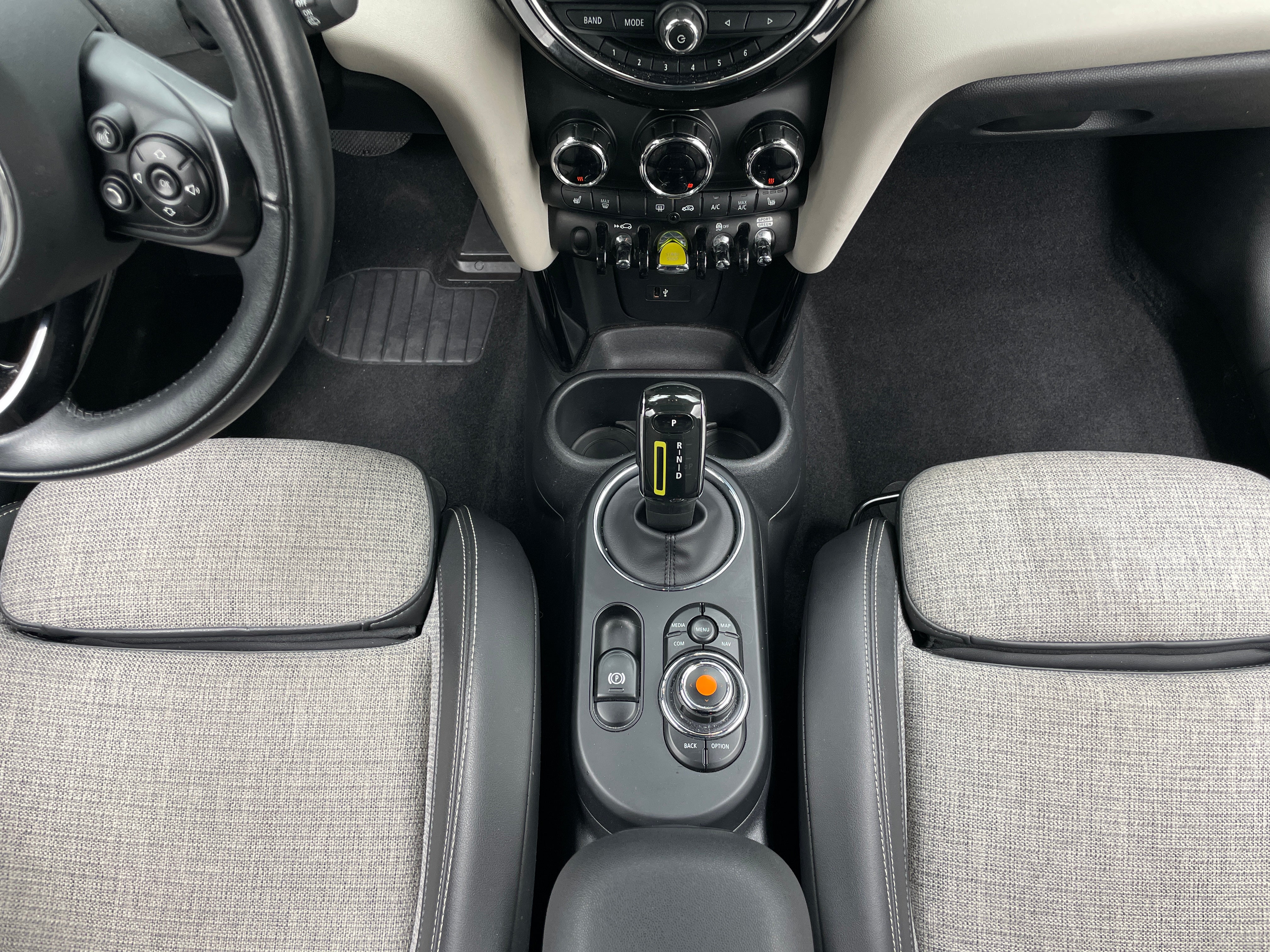 Used 2021 MINI Hardtop 2 Door SE with VIN WMWXP3C02M2P36047 for sale in Oak Creek, WI