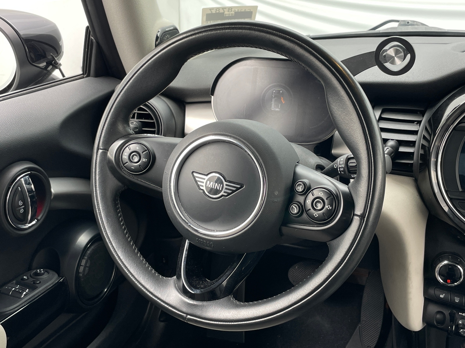 Thumbnail: 2021 MINI Cooper Hardtop - 4