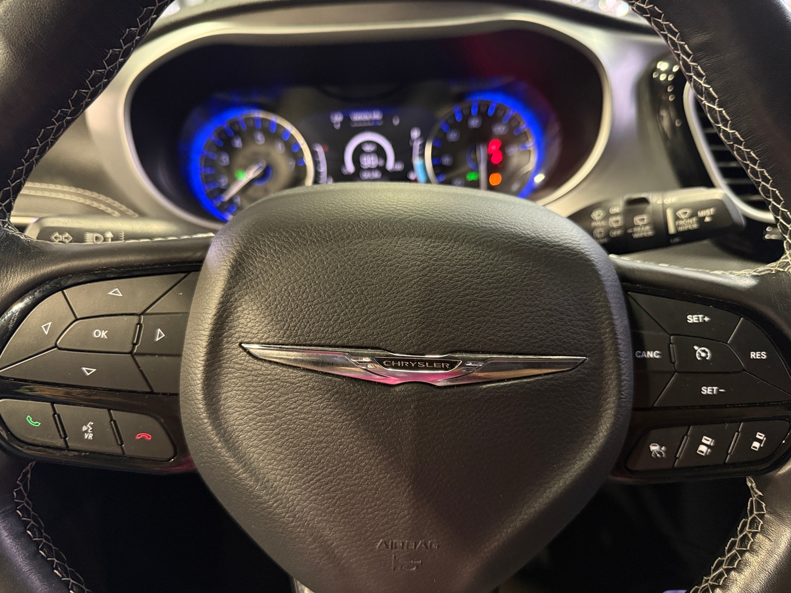 Thumbnail: 2021 Chrysler Pacifica - 5