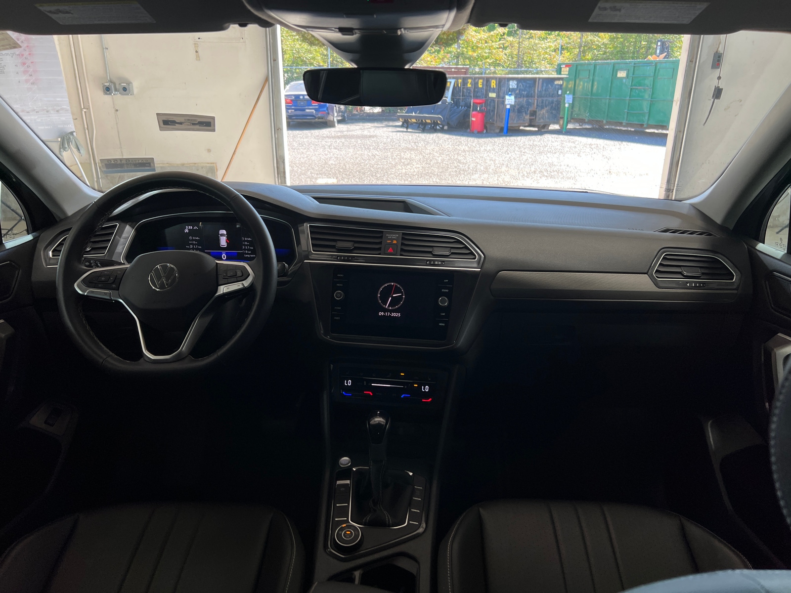 Thumbnail: 2024 Volkswagen Tiguan - 2