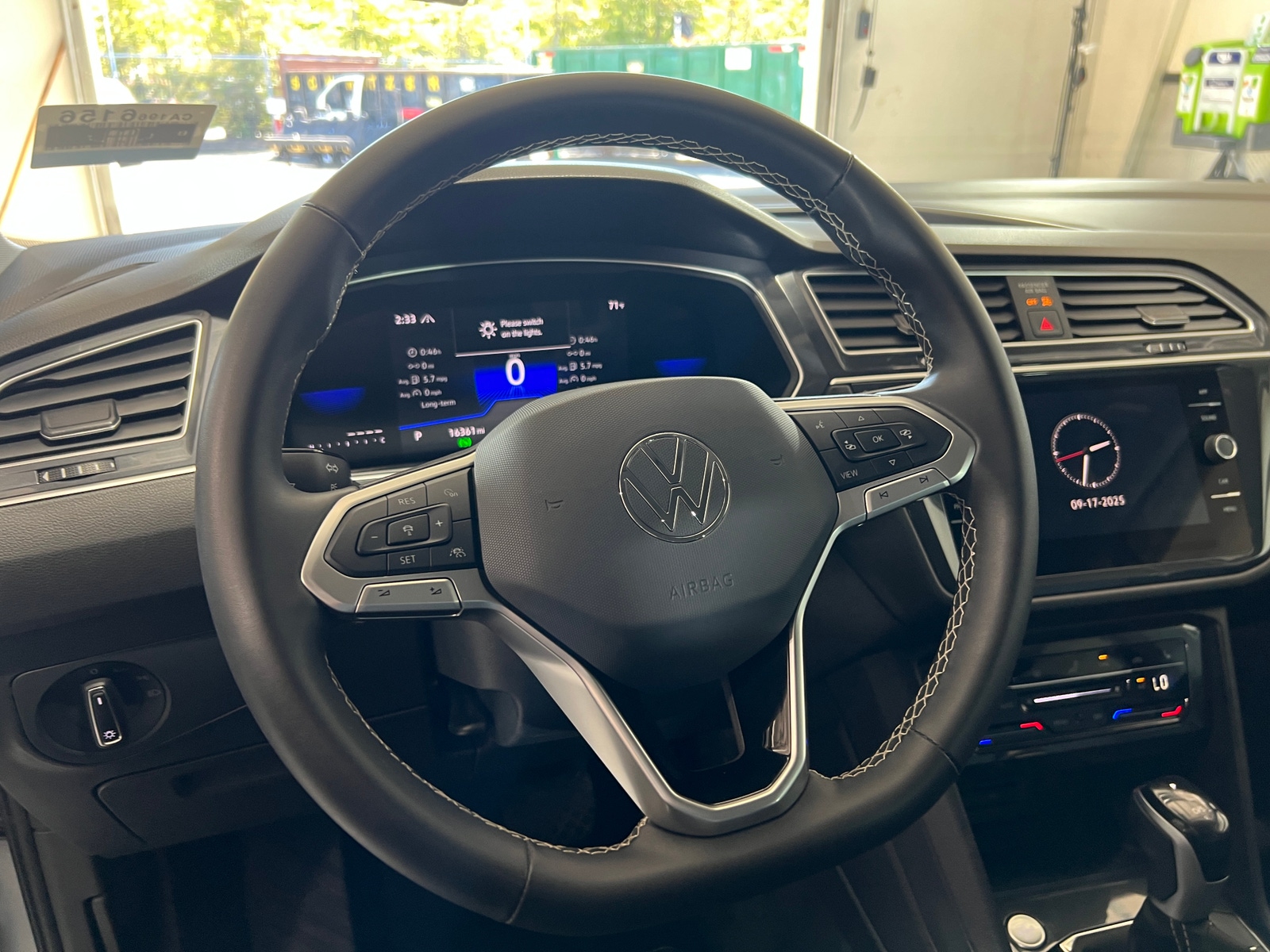 Thumbnail: 2024 Volkswagen Tiguan - 4