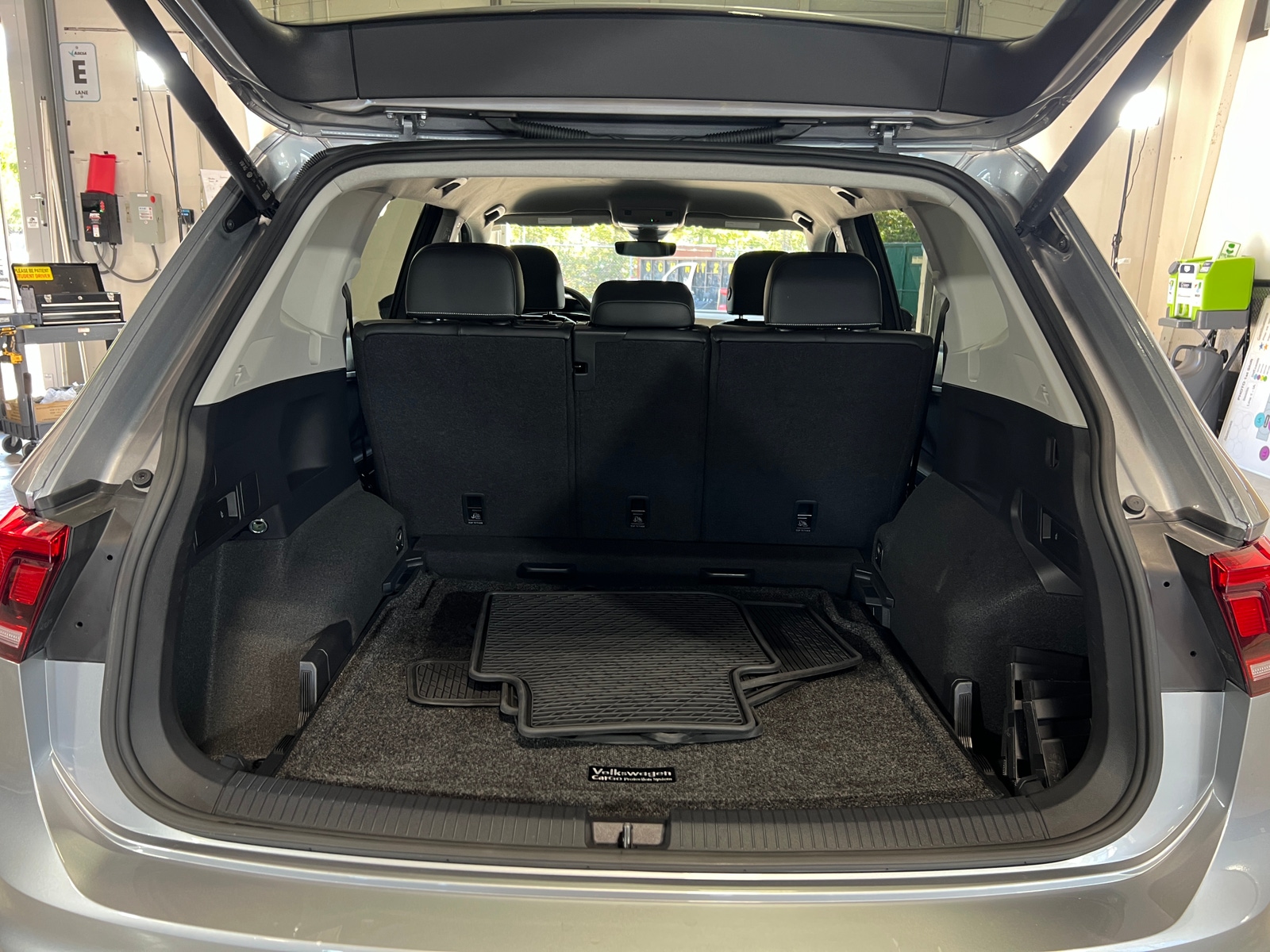 Thumbnail: 2024 Volkswagen Tiguan - 6