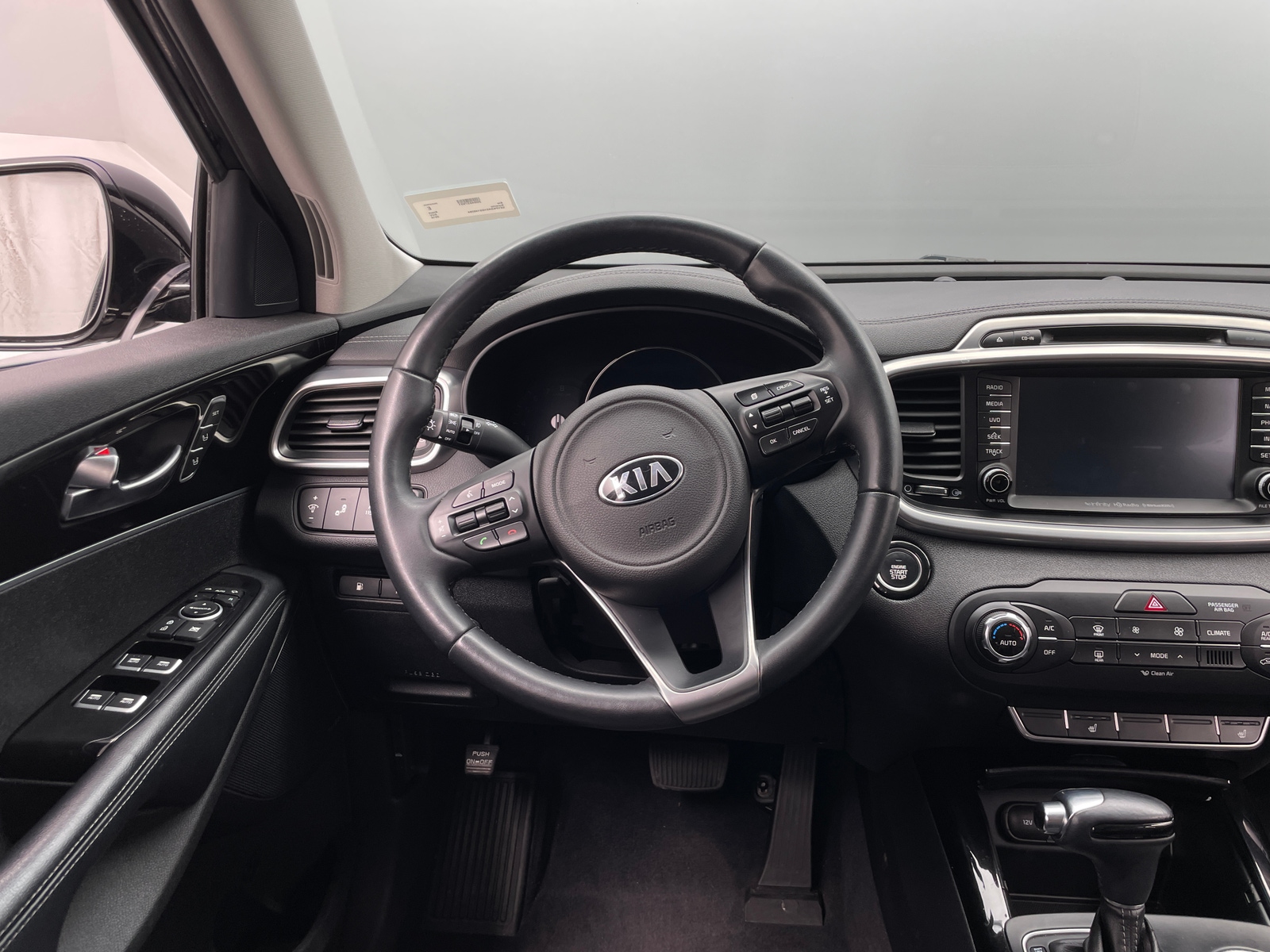 Thumbnail: 2016 Kia Sorento - 4