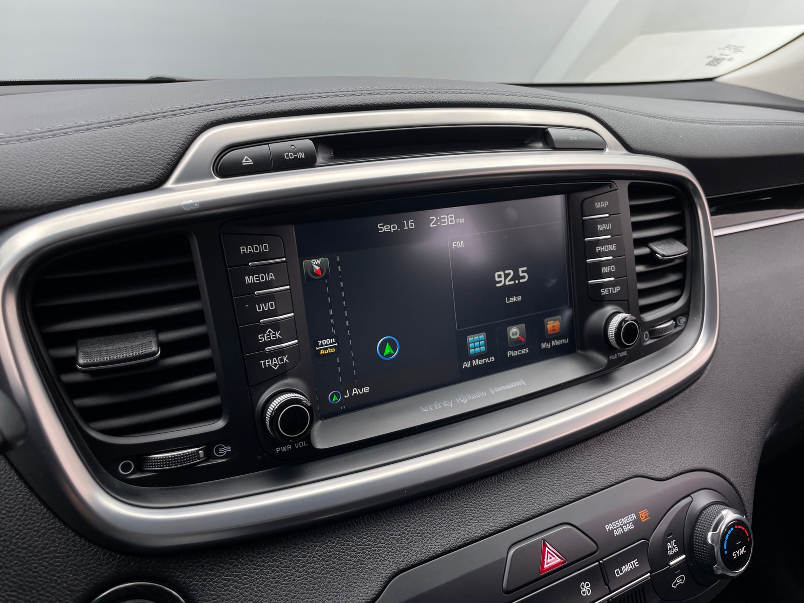 Thumbnail: 2016 Kia Sorento - 3