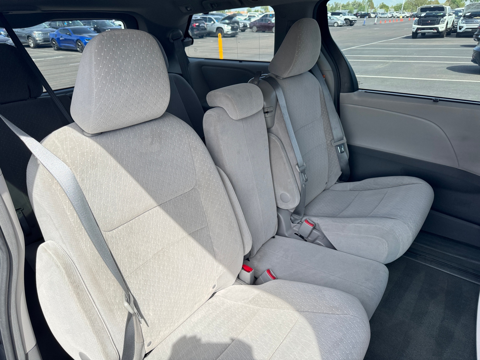 Thumbnail: 2017 Toyota Sienna - 6