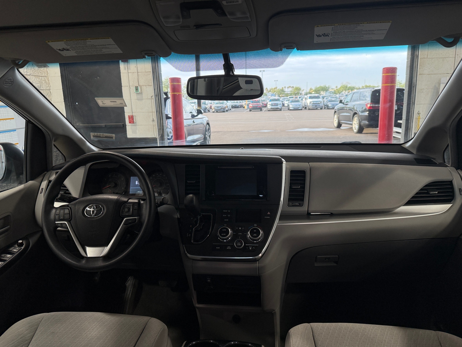 Thumbnail: 2017 Toyota Sienna - 3