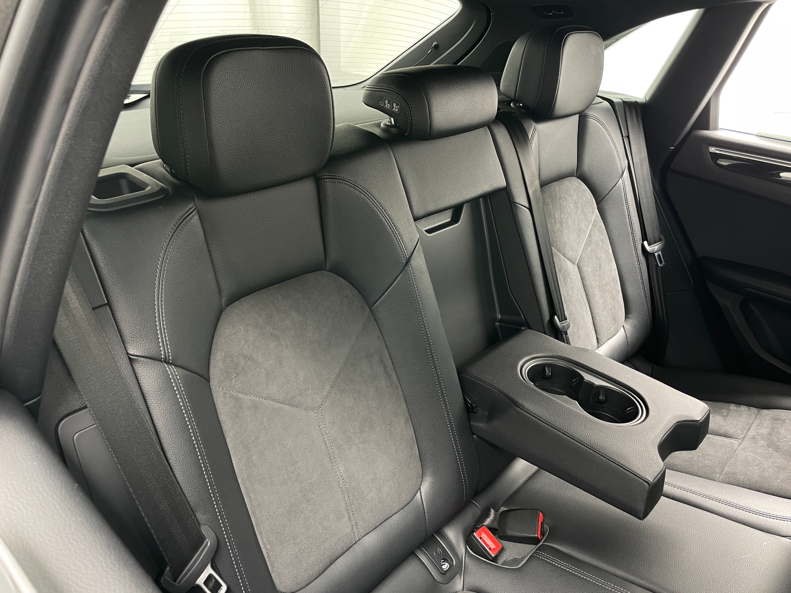 Thumbnail: 2018 Porsche Macan - 5
