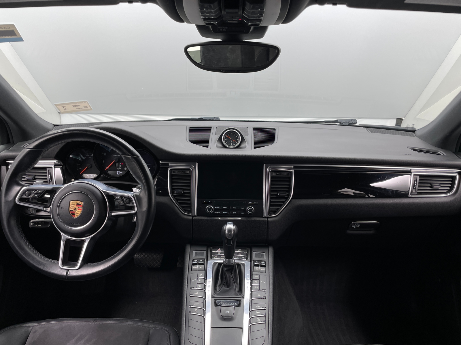 Thumbnail: 2018 Porsche Macan - 2