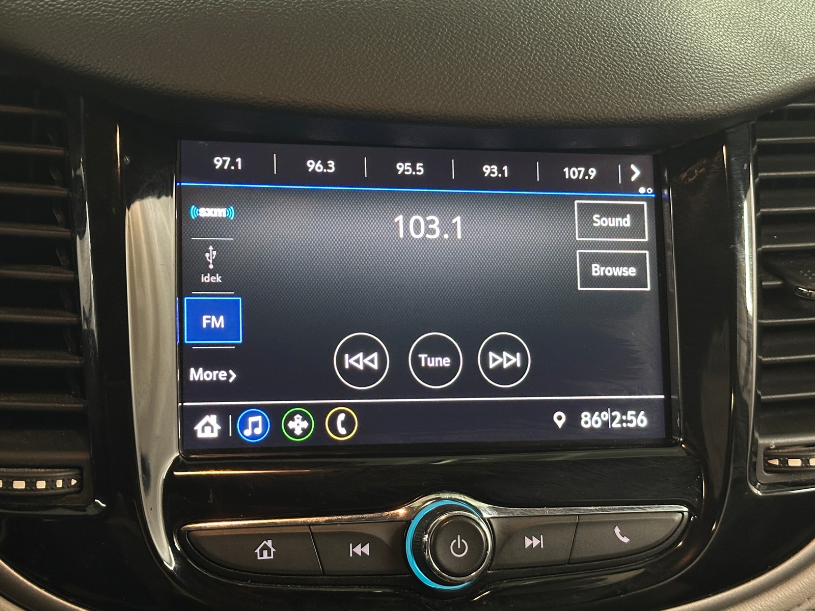 Thumbnail: 2020 Chevrolet Trax - 4