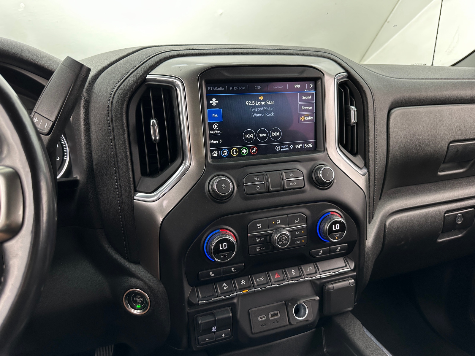 Thumbnail: 2021 Chevrolet Silverado 1500 - 4