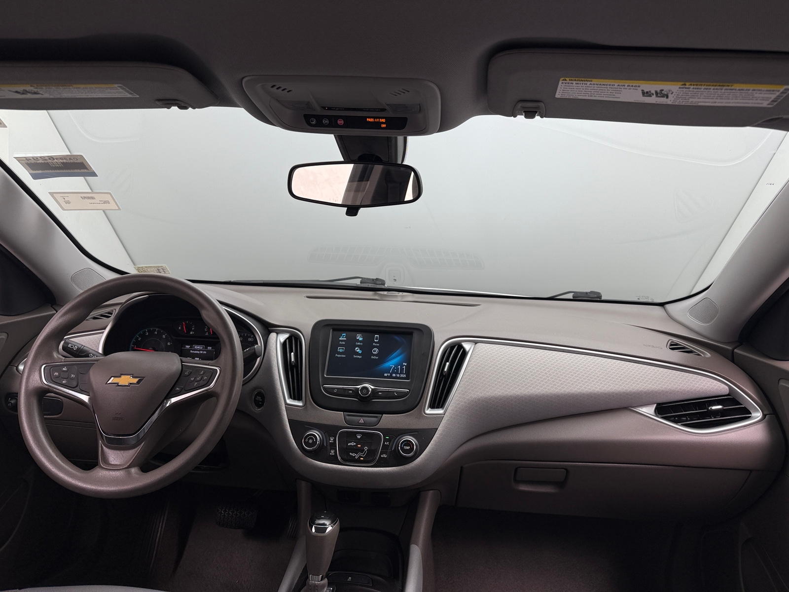 Thumbnail: 2018 Chevrolet Malibu - 3