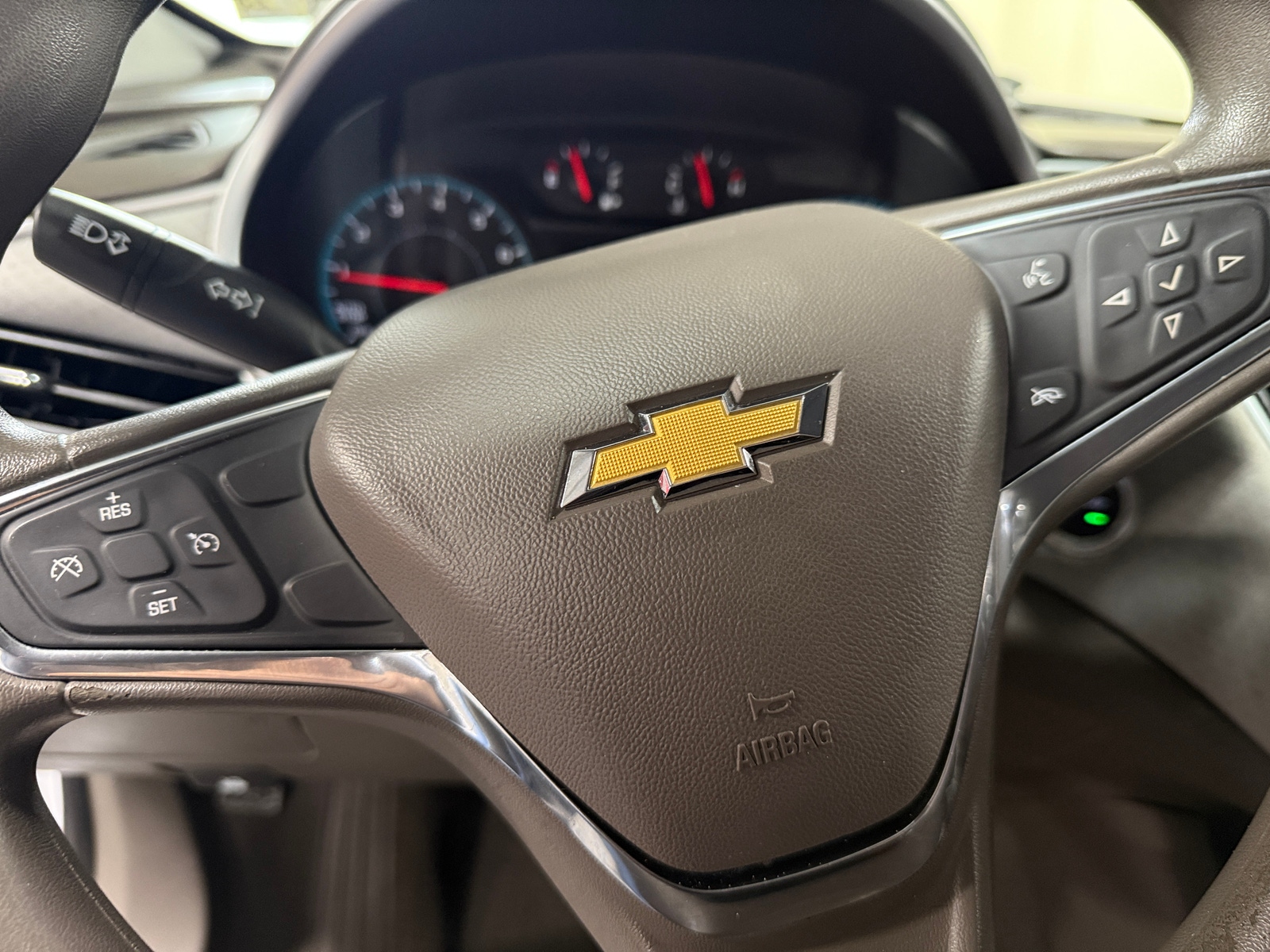 Thumbnail: 2018 Chevrolet Malibu - 5