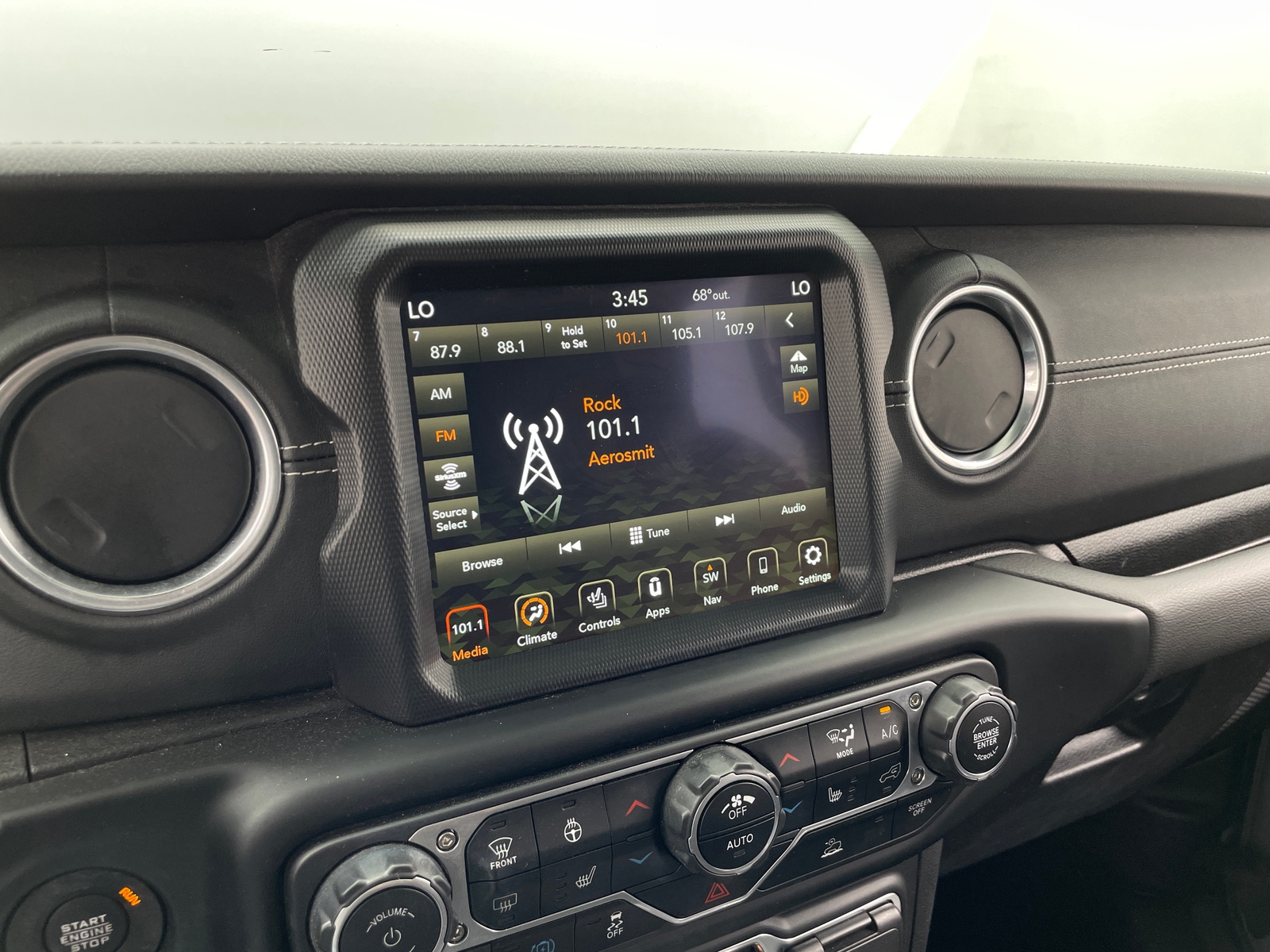 Thumbnail: 2022 Jeep Wrangler - 3