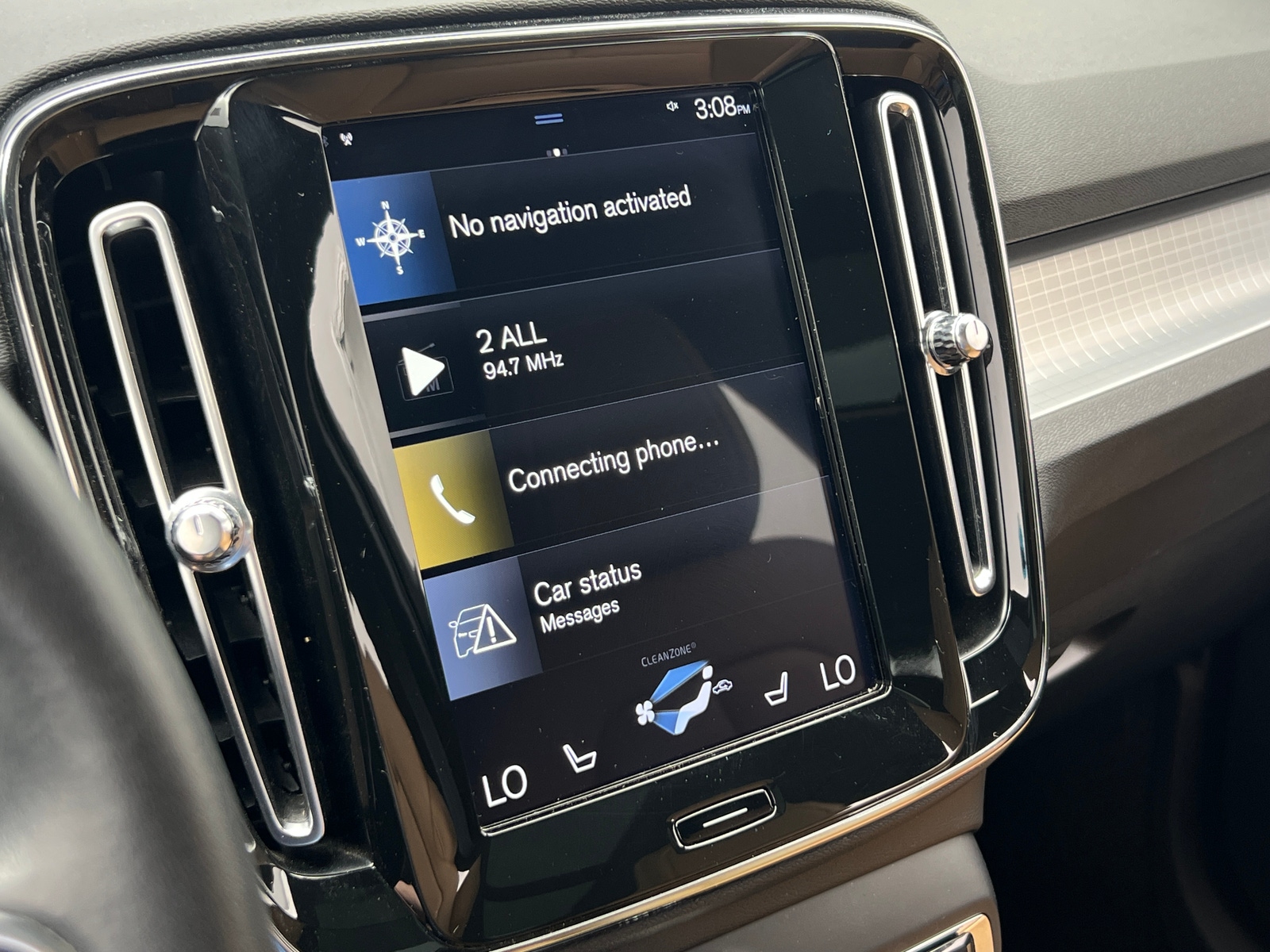 Thumbnail: 2020 Volvo XC40 - 3