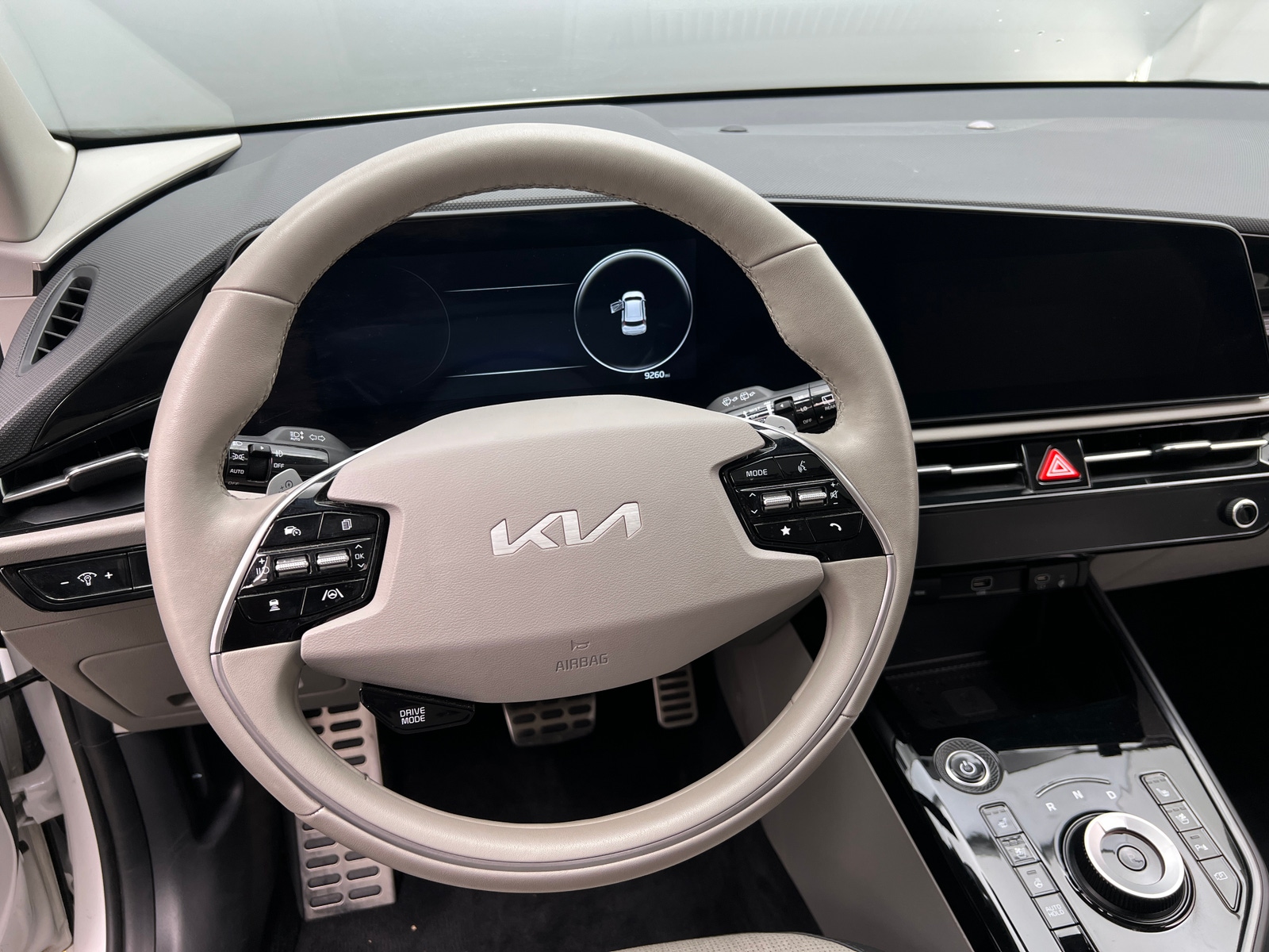 Thumbnail: 2023 Kia Niro - 4