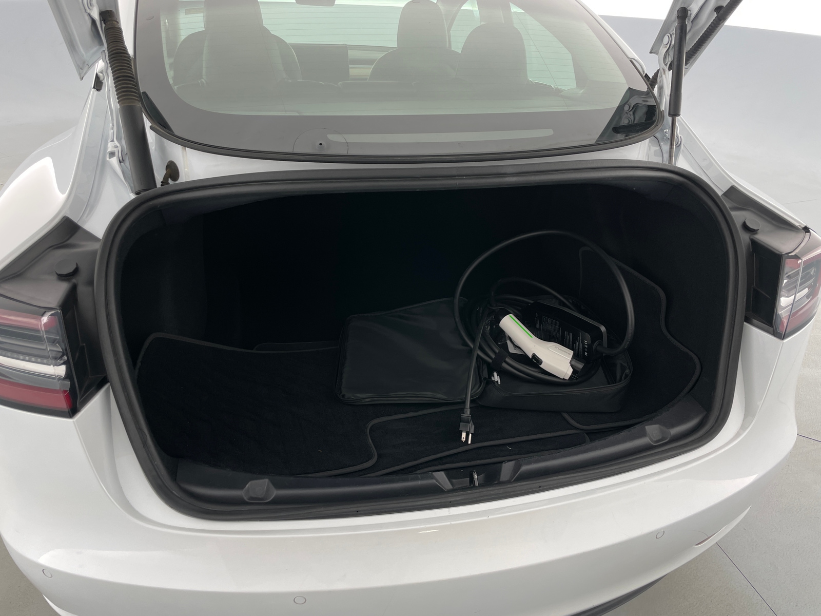 Thumbnail: 2022 Tesla Model 3 - 5