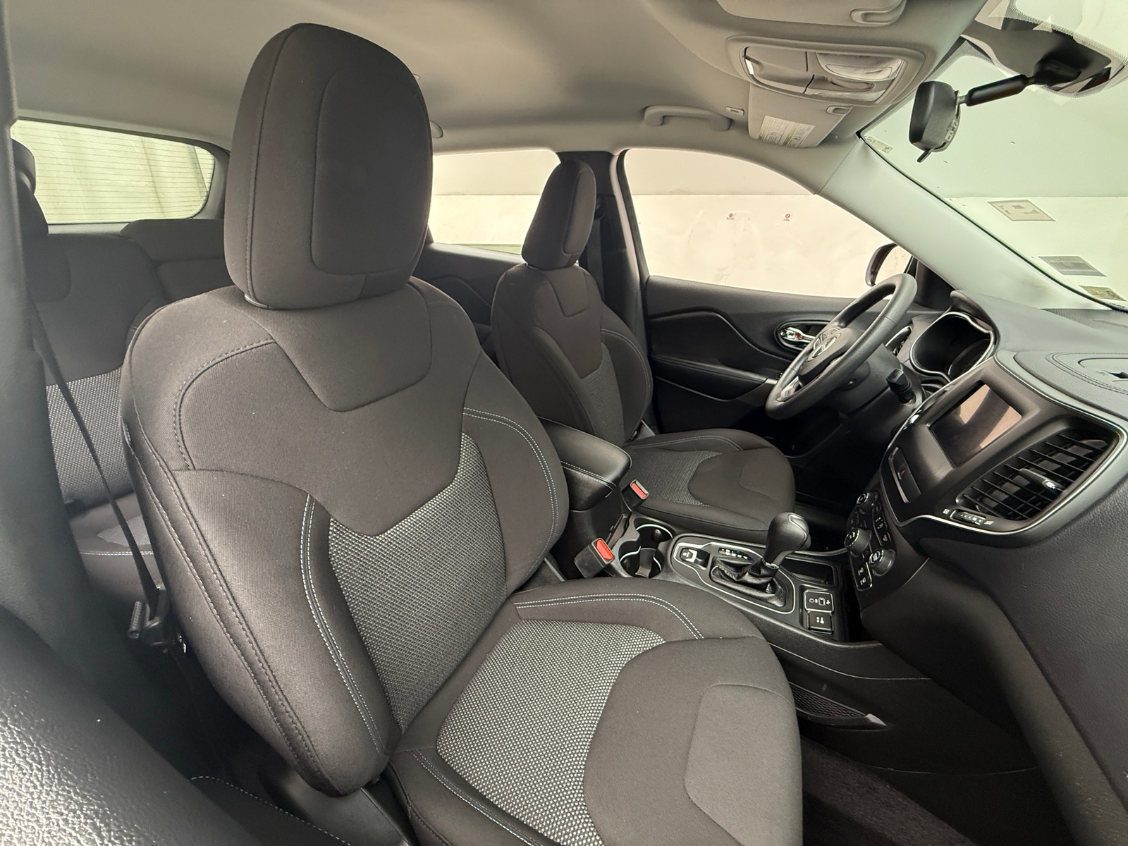 Thumbnail: 2019 Jeep Cherokee - 2