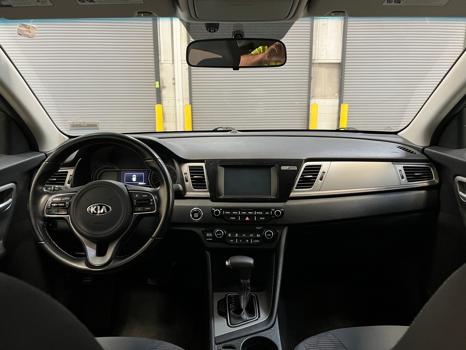 Thumbnail: 2019 Kia Niro - 3