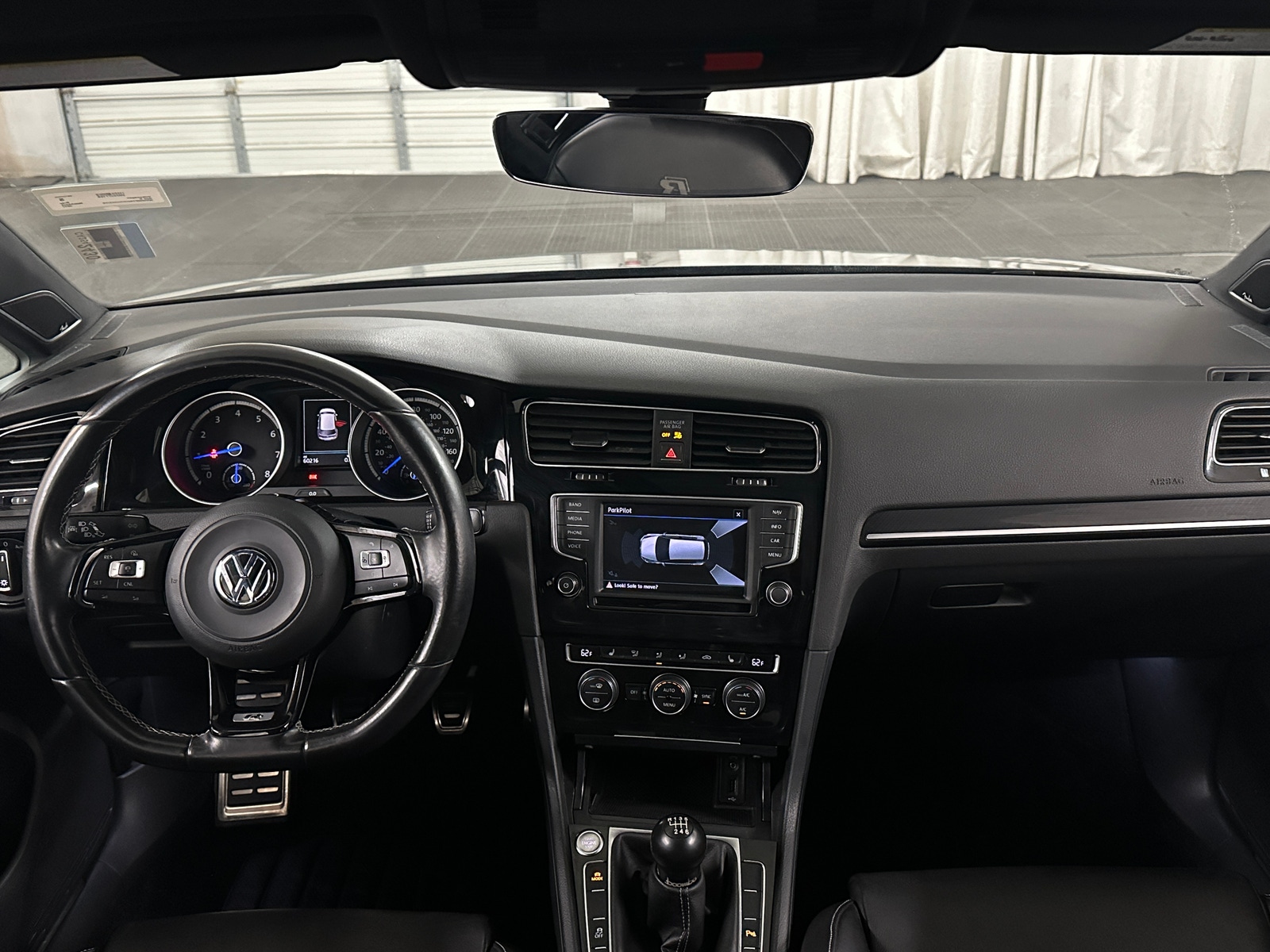 Thumbnail: 2017 Volkswagen Golf - 2