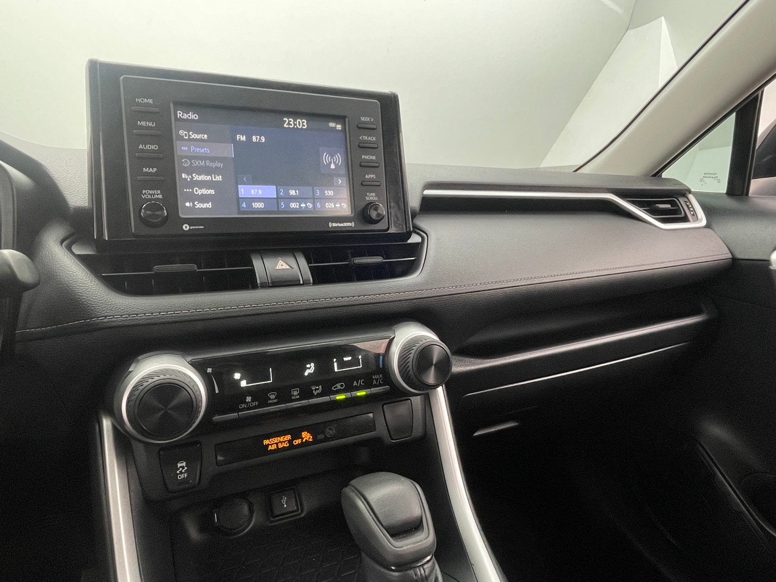 Thumbnail: 2020 Toyota RAV4 - 4