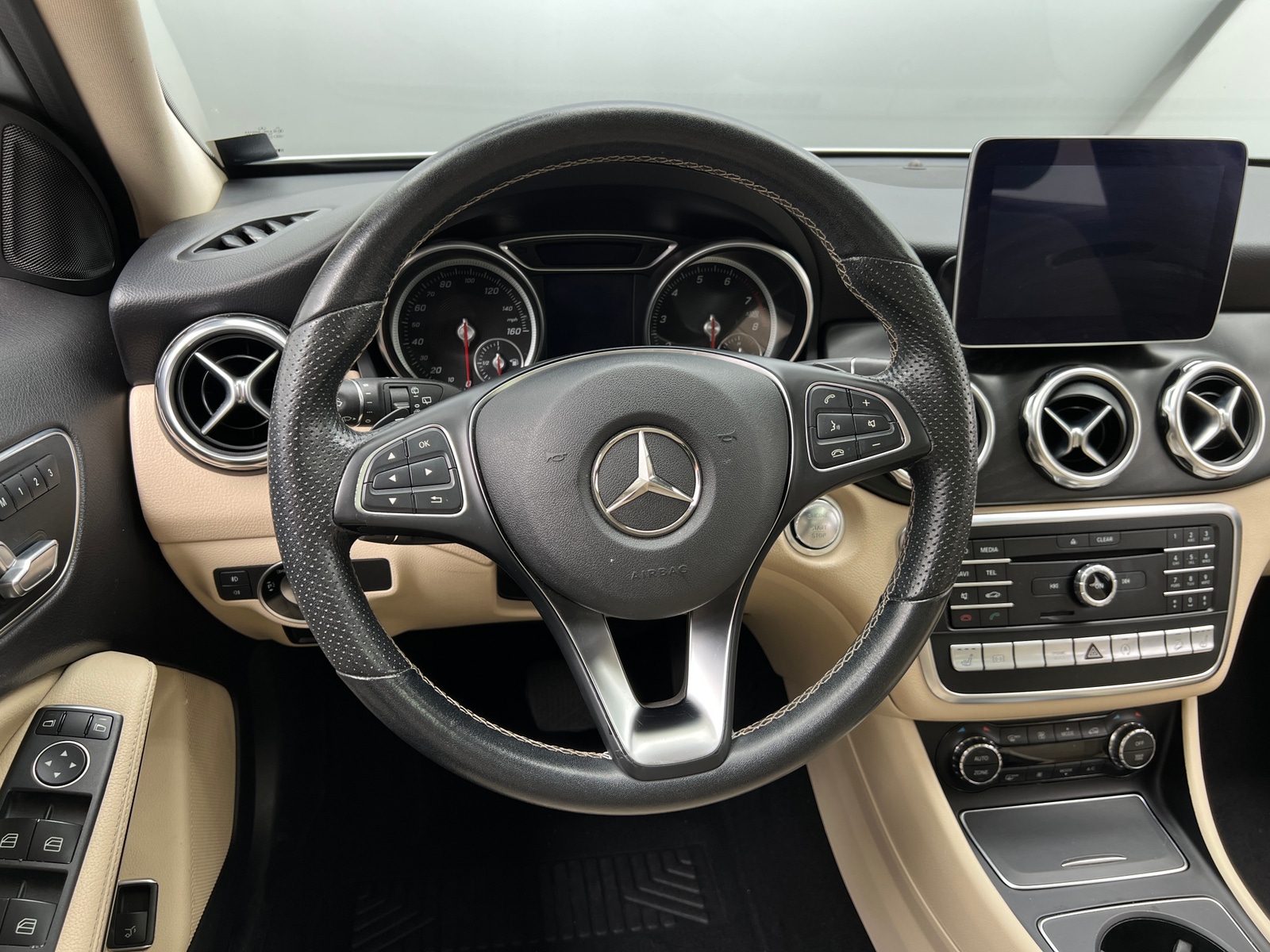 Thumbnail: 2019 Mercedes-Benz GLA - 4