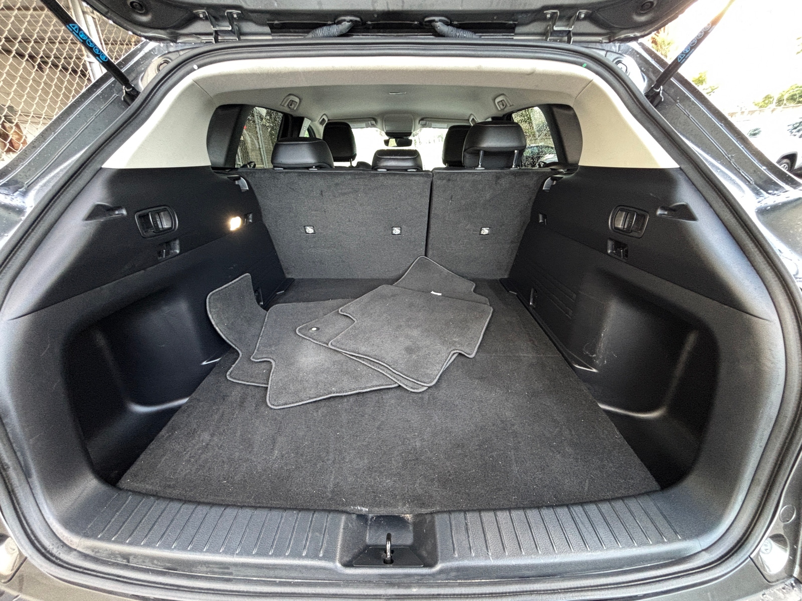 Thumbnail: 2025 Mazda CX-50 - 6