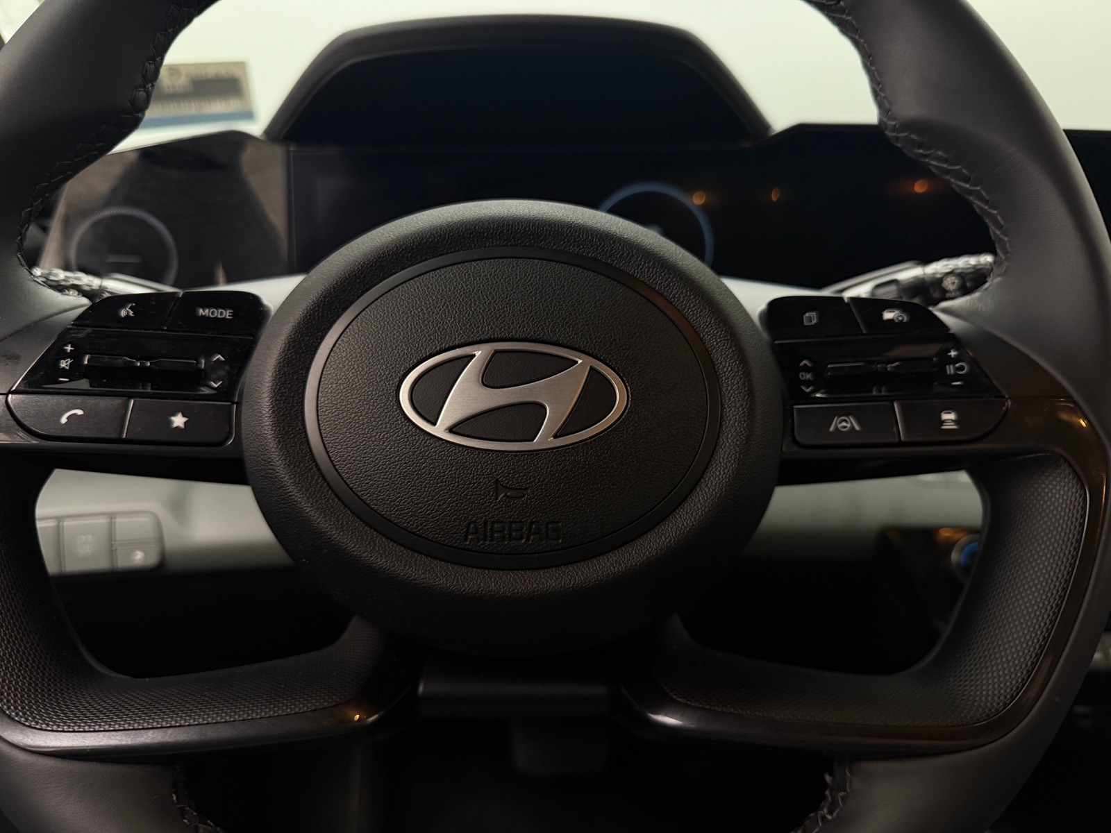 Thumbnail: 2025 Hyundai Elantra - 4