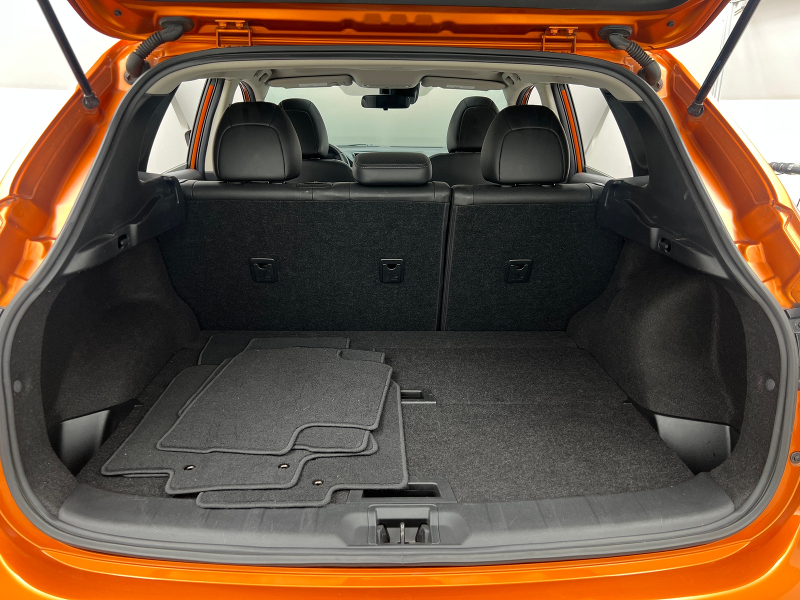 Thumbnail: 2017 Nissan Rogue Sport - 6