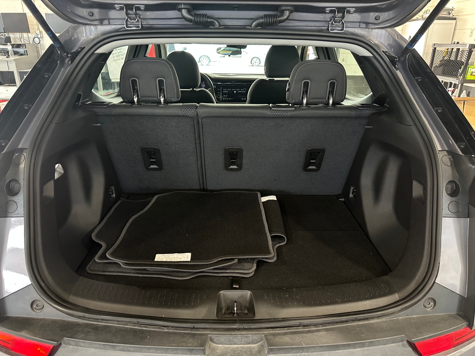 Thumbnail: 2023 Chevrolet Bolt EUV - 7