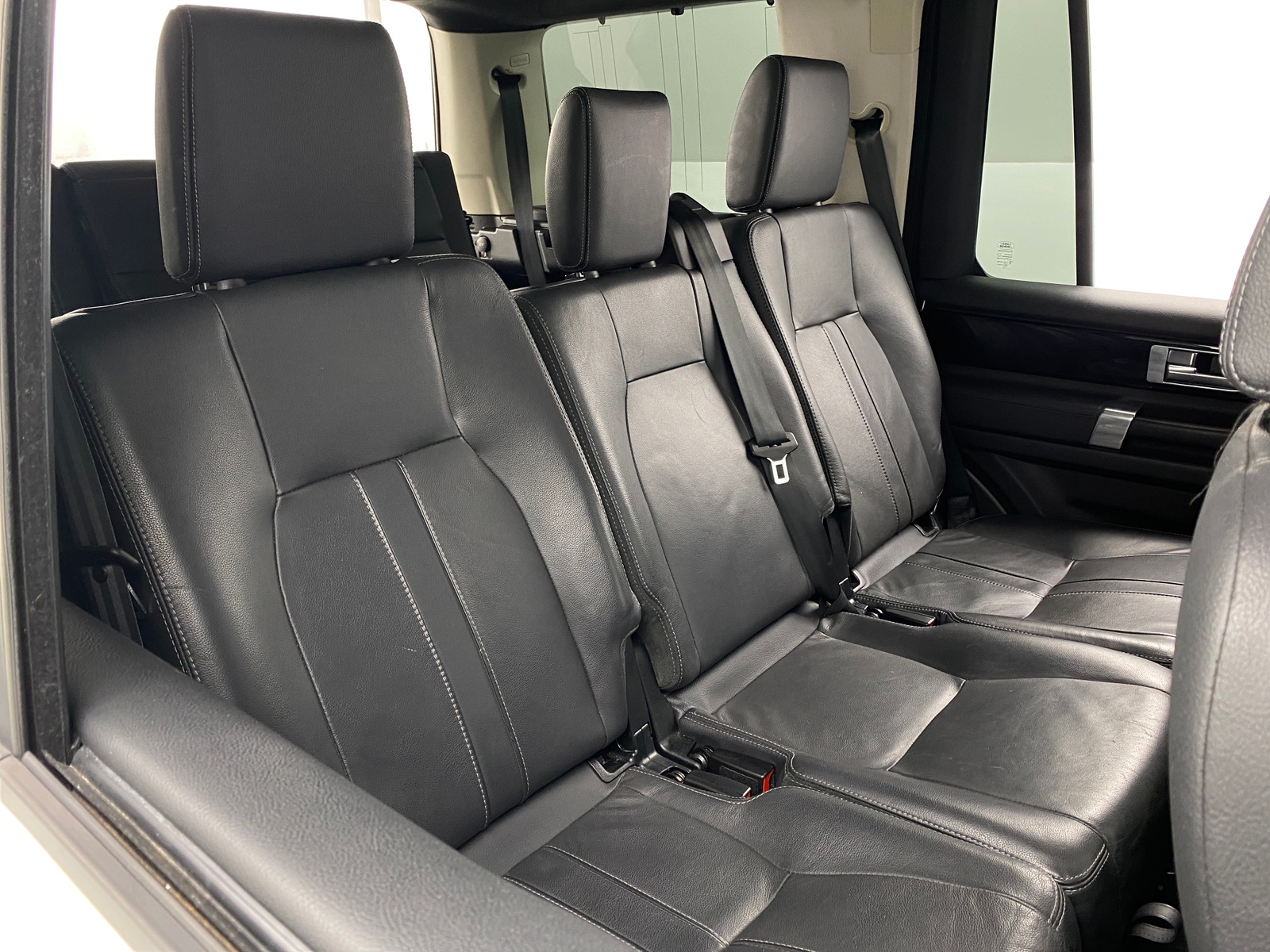 Thumbnail: 2016 Land Rover LR4 - 5