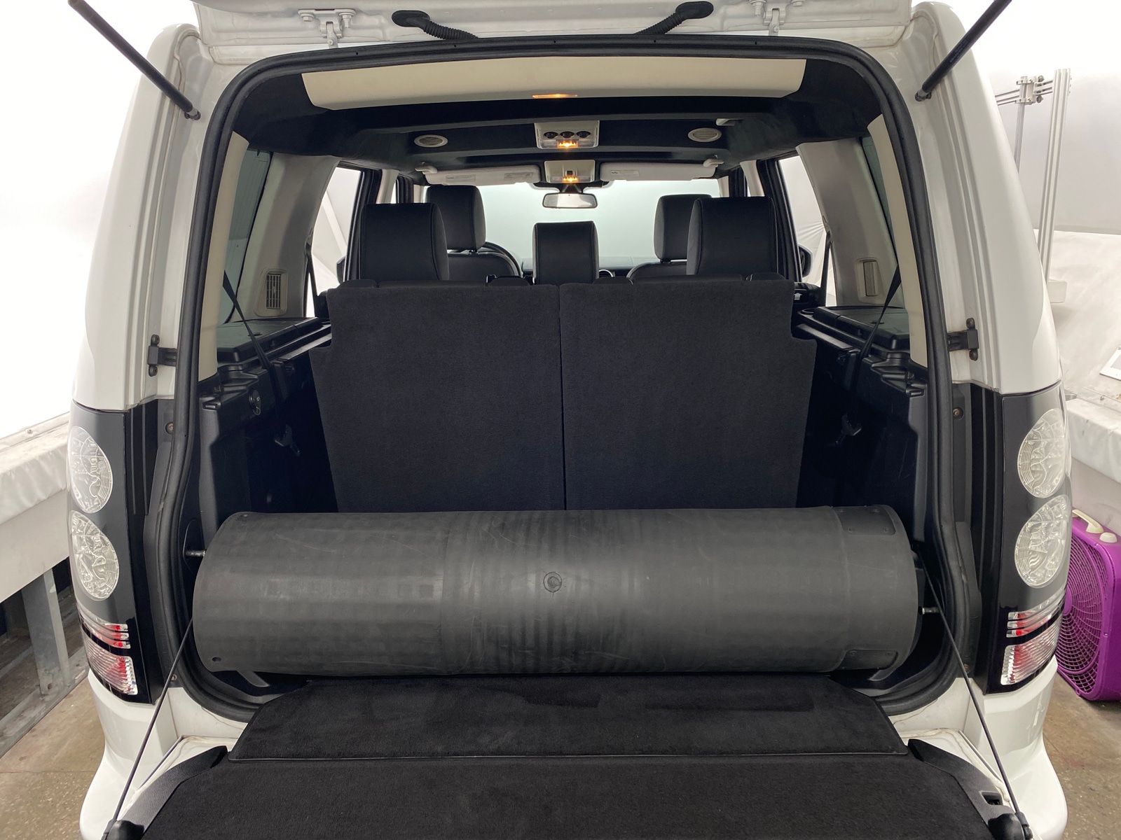 Thumbnail: 2016 Land Rover LR4 - 6