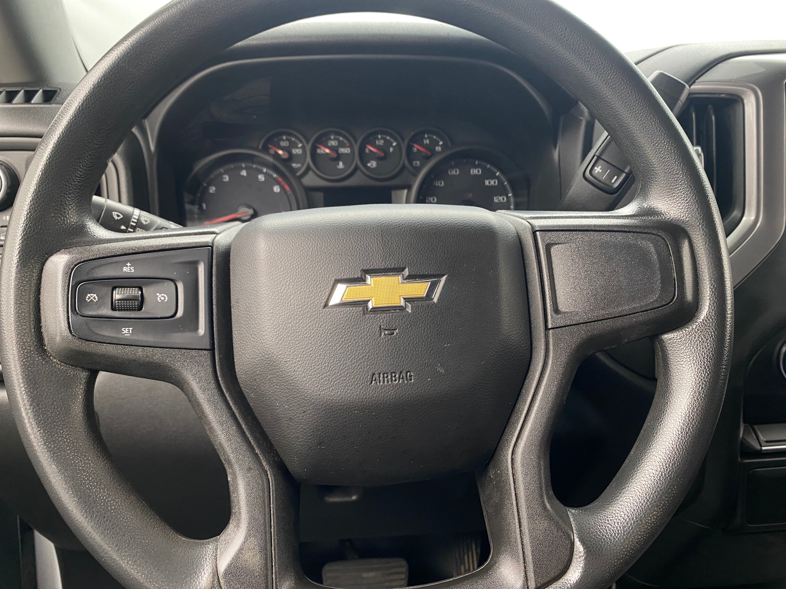 Thumbnail: 2019 Chevrolet Silverado 1500 - 5