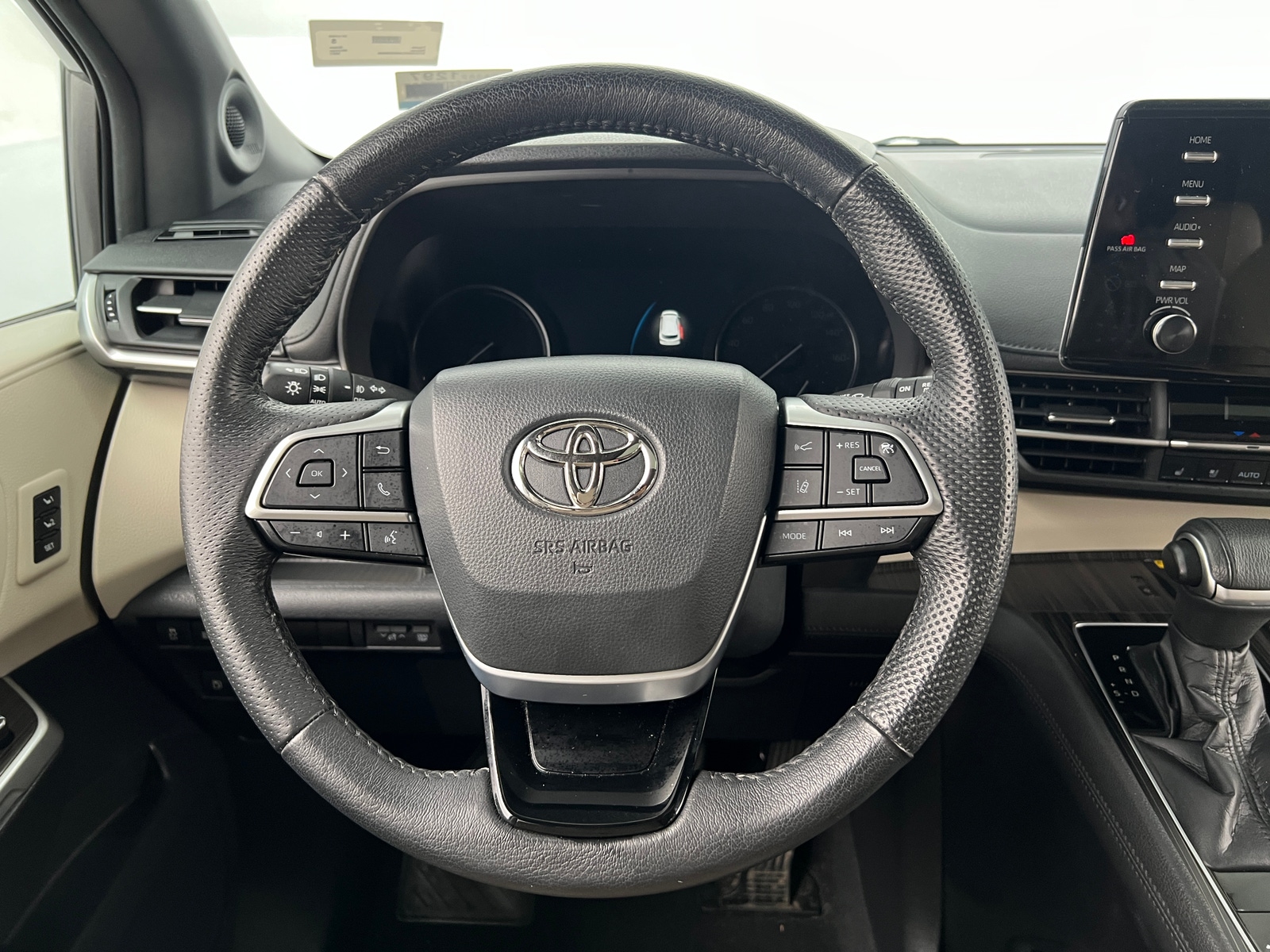 Thumbnail: 2021 Toyota Sienna - 4