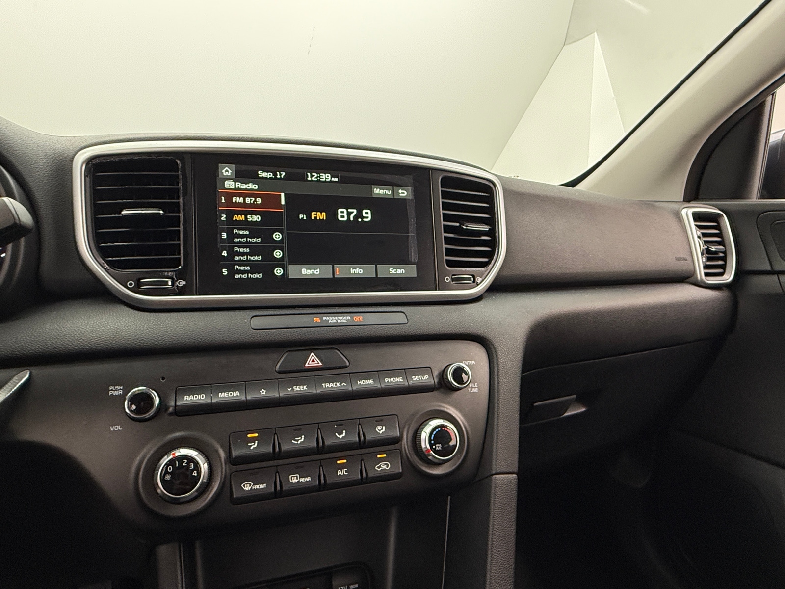Thumbnail: 2021 Kia Sportage - 4