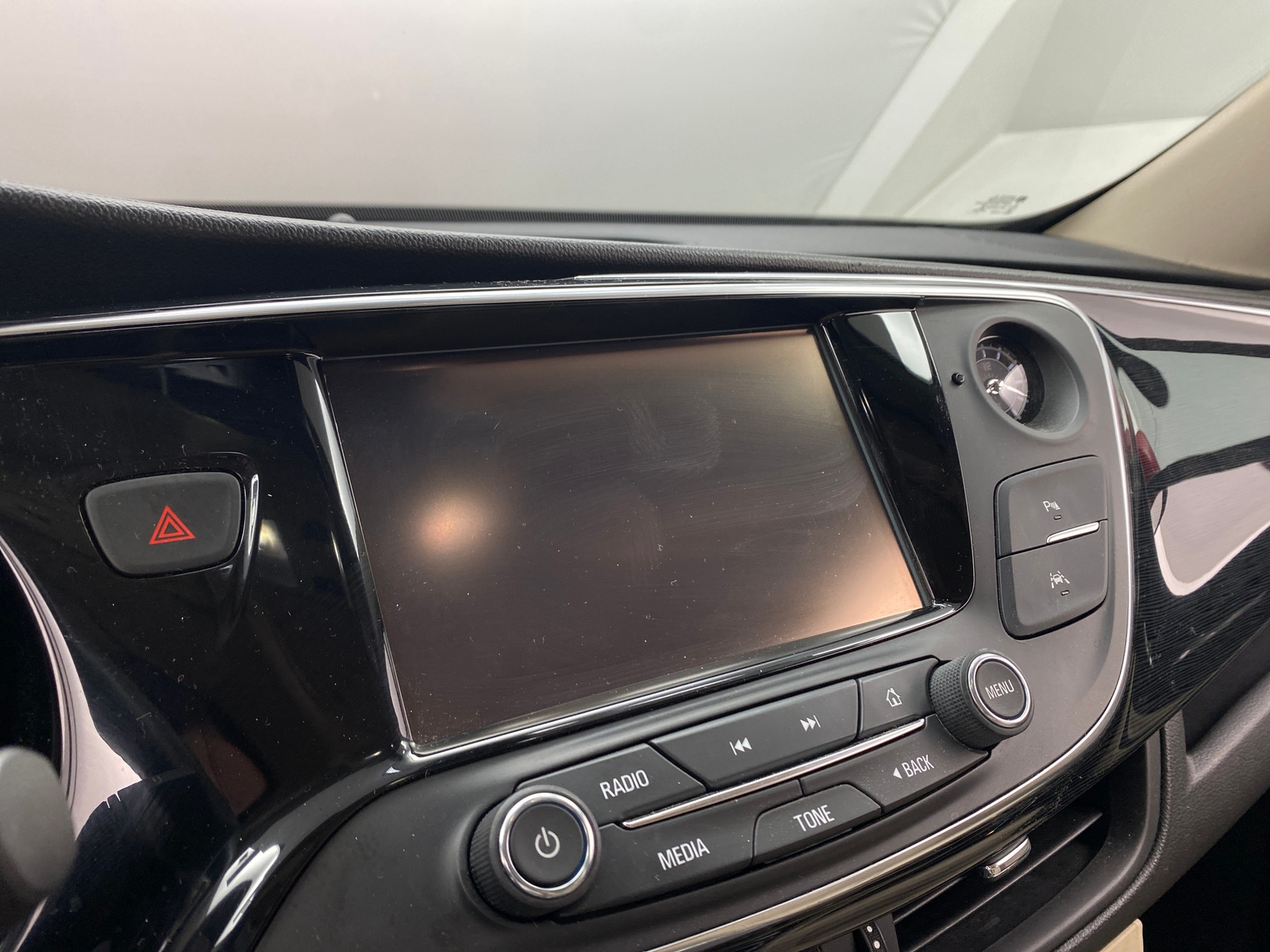 Thumbnail: 2017 Buick Envision - 3