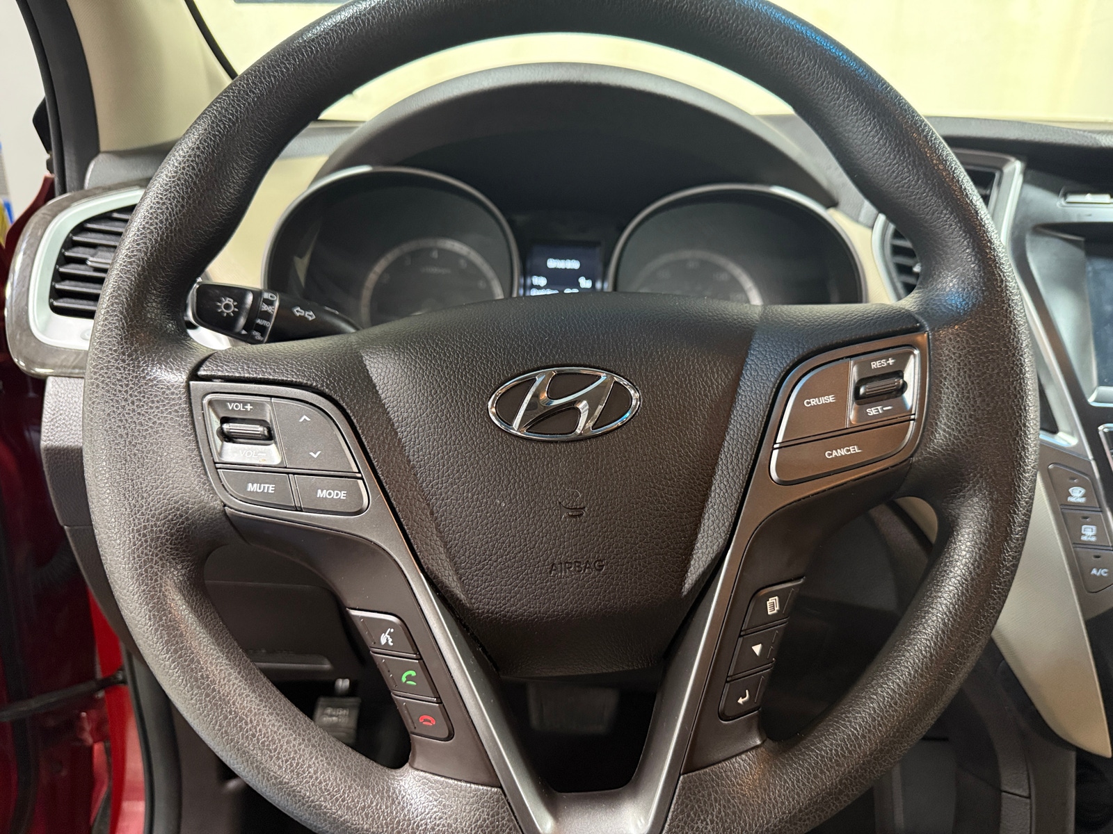 Thumbnail: 2017 Hyundai Santa Fe - 5