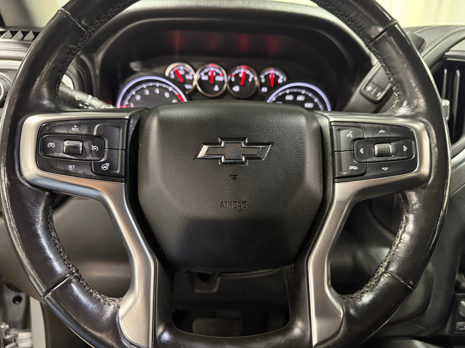 Thumbnail: 2019 Chevrolet Silverado 1500 - 4