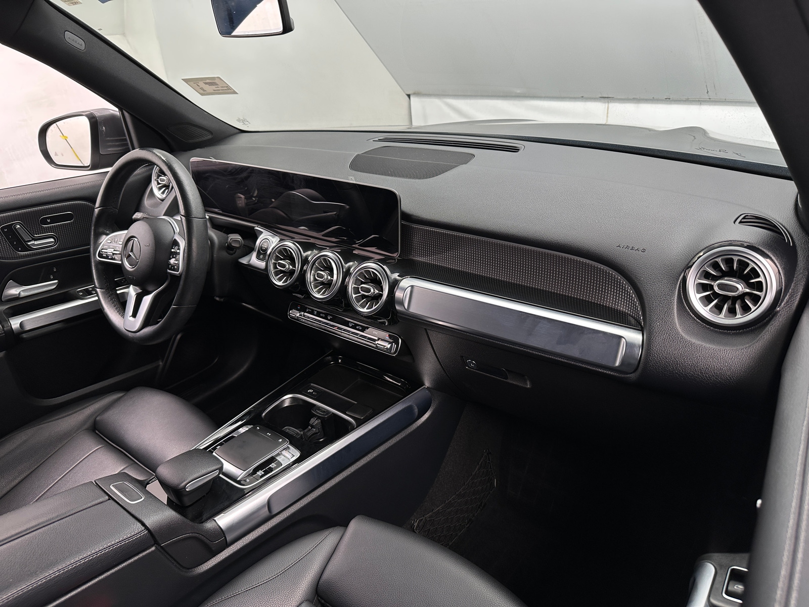 Thumbnail: 2020 Mercedes-Benz GLB - 2