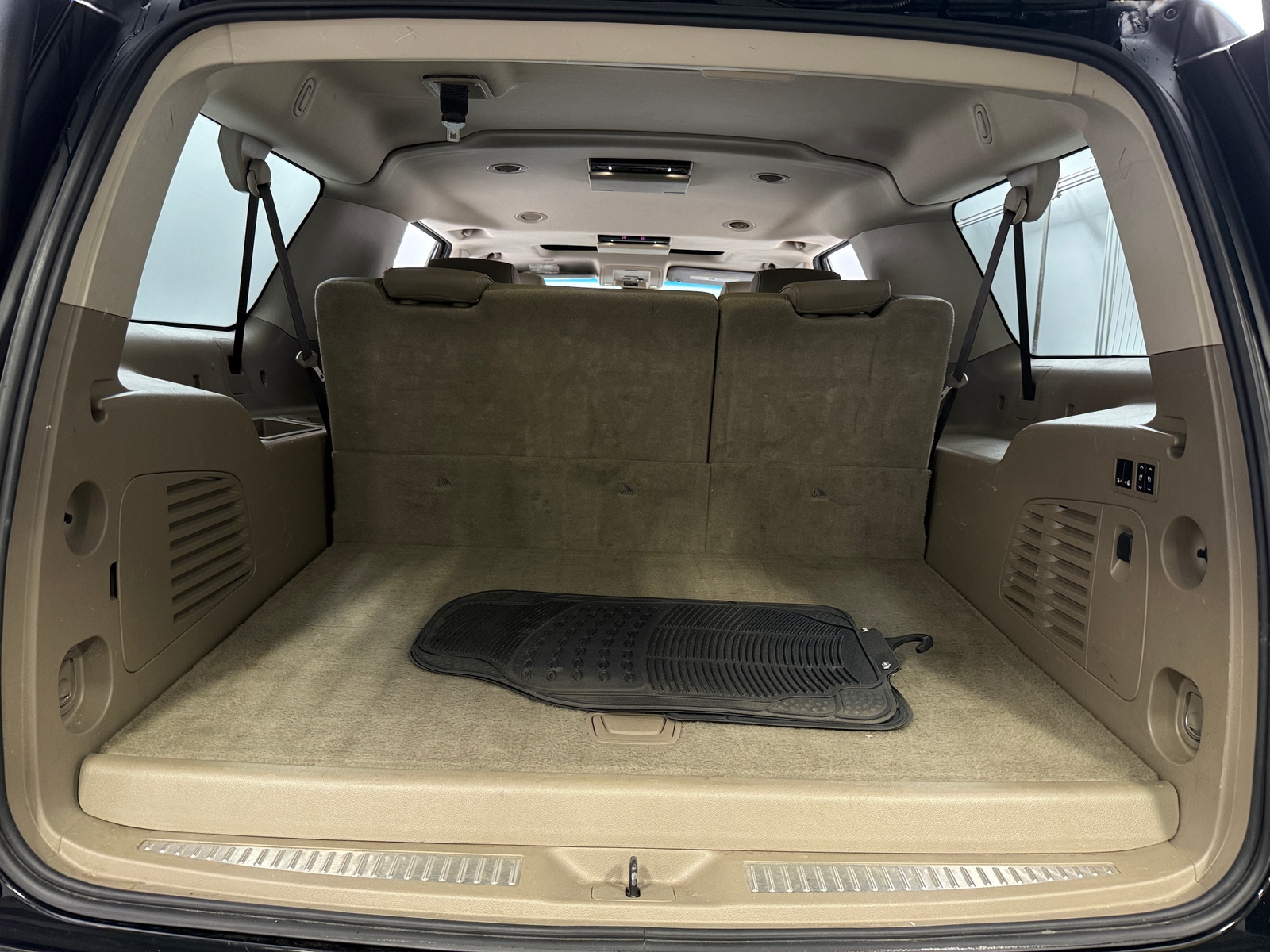 Thumbnail: 2017 Chevrolet Suburban - 6