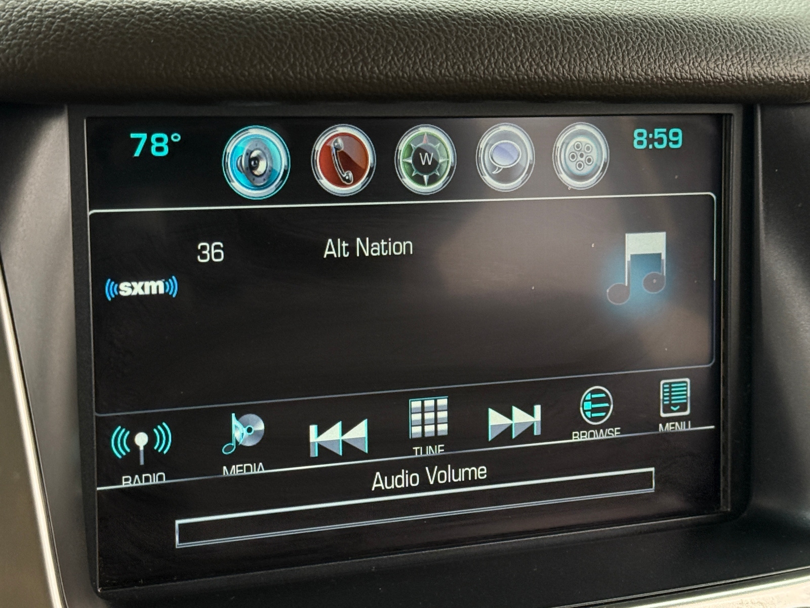 Thumbnail: 2017 Chevrolet Suburban - 3