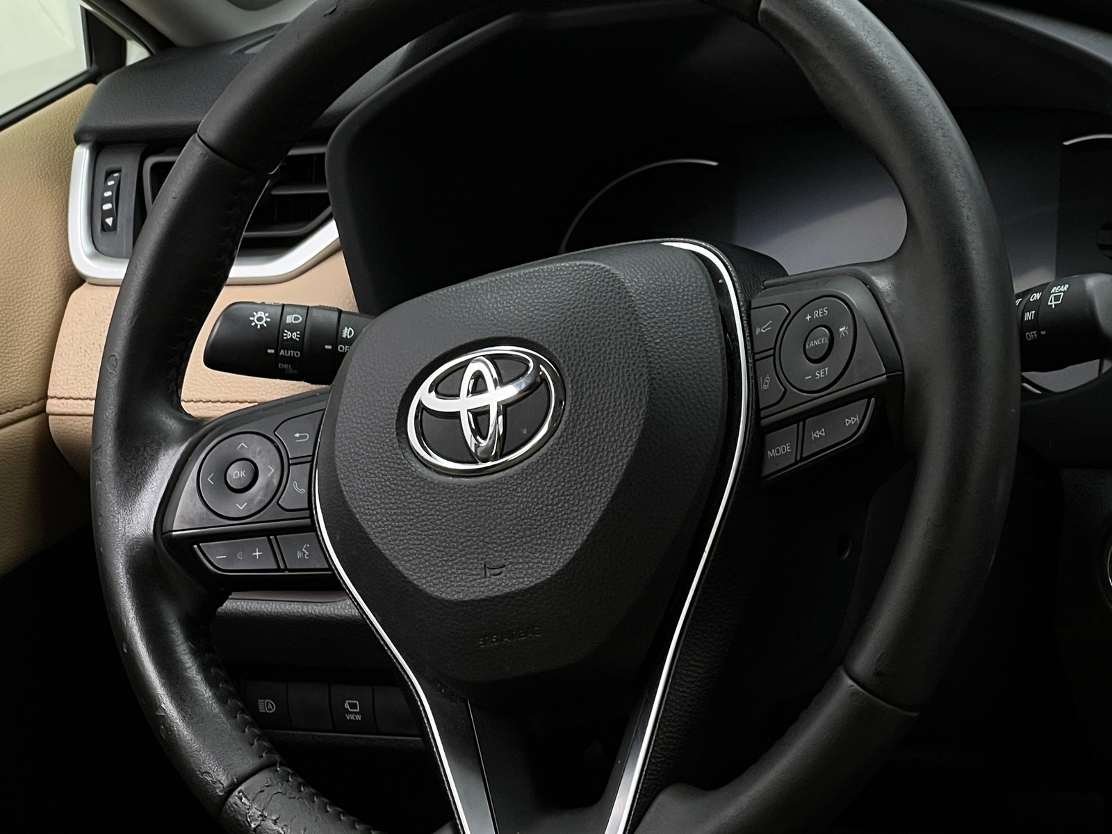 Thumbnail: 2019 Toyota RAV4 - 4