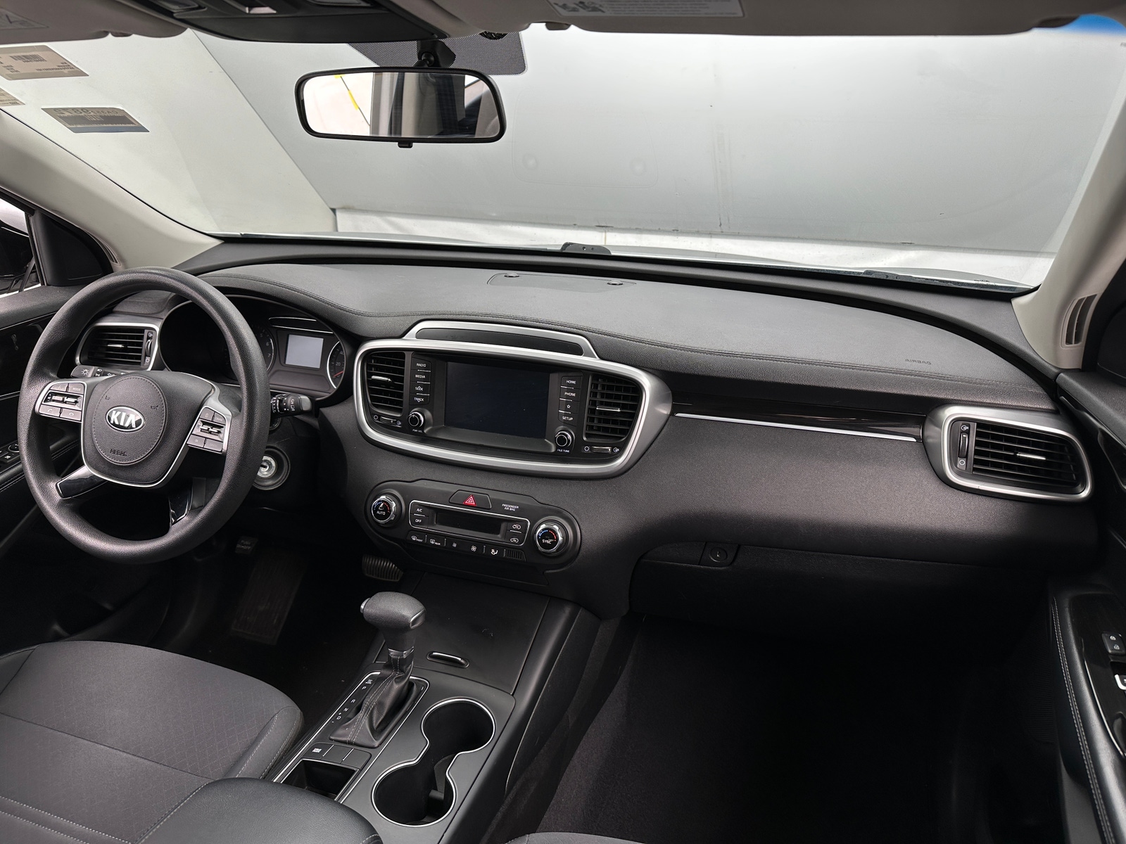 Thumbnail: 2019 Kia Sorento - 3