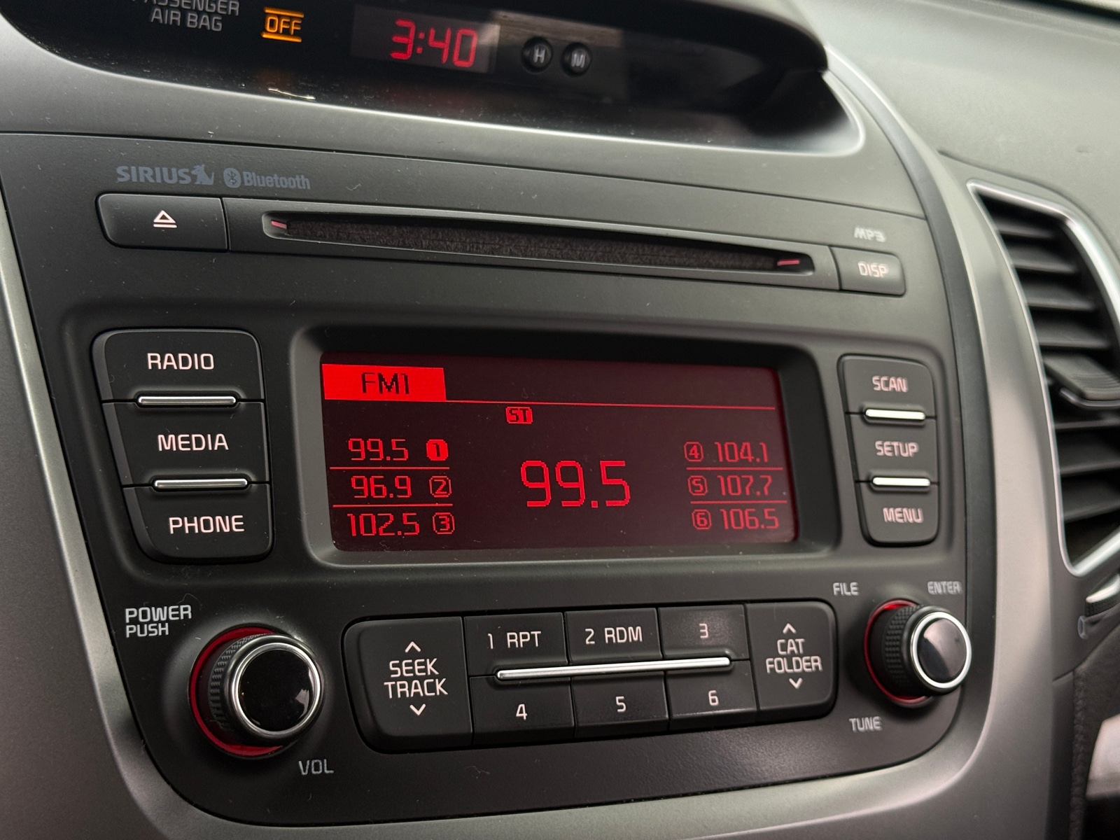 Thumbnail: 2015 Kia Sorento - 4