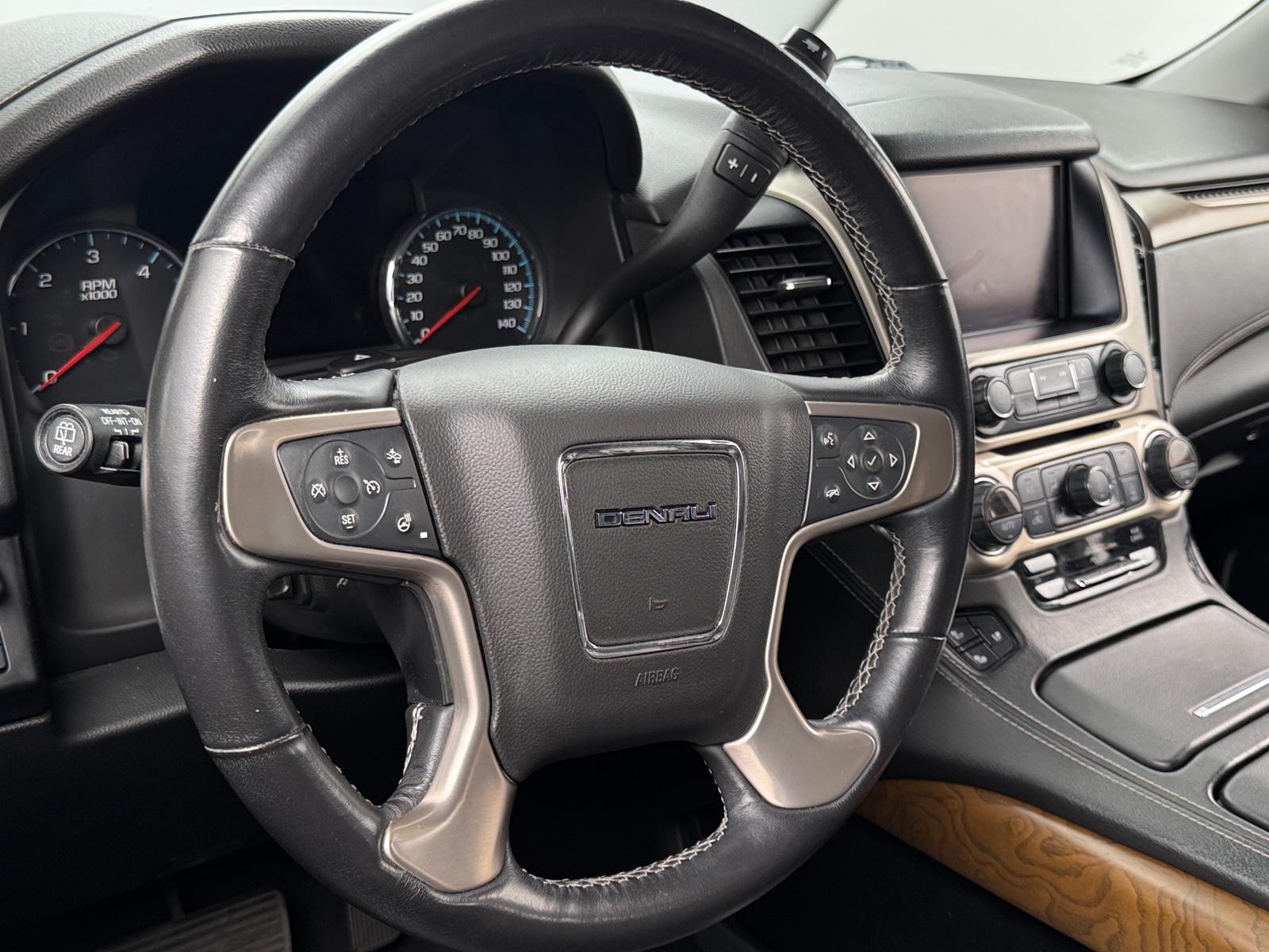 Thumbnail: 2020 GMC Yukon XL - 4