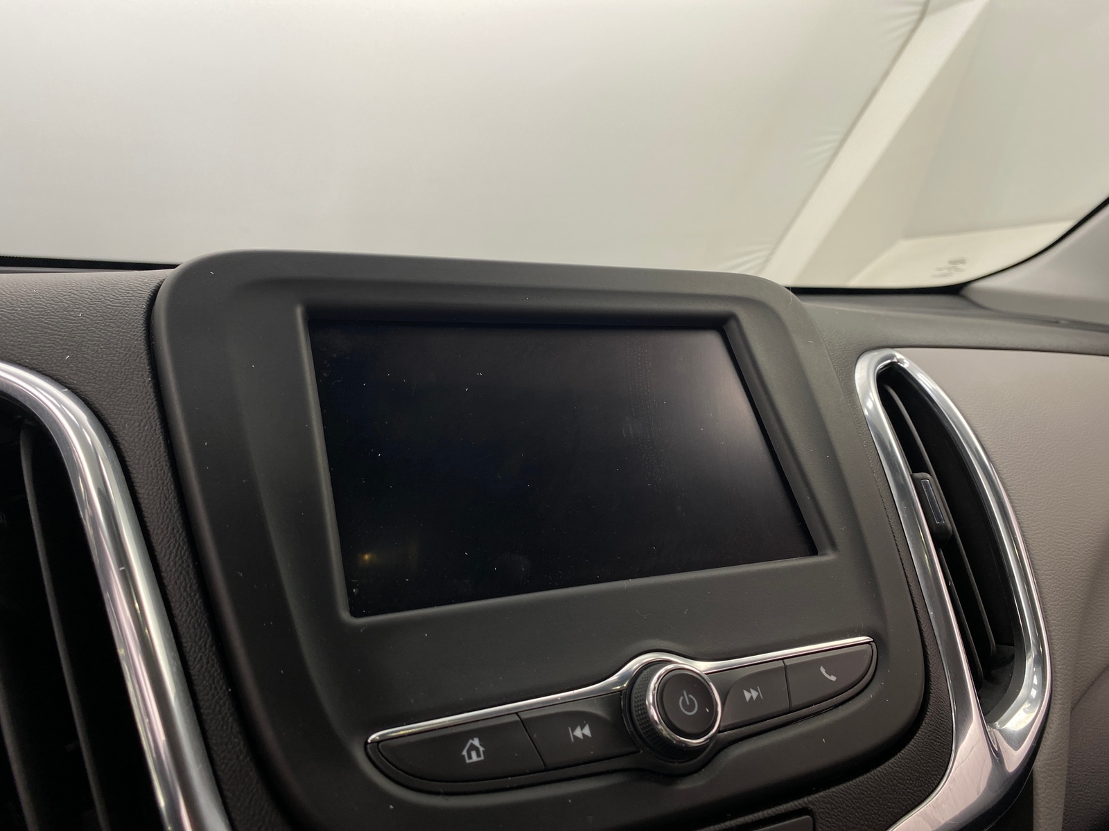 Thumbnail: 2022 Chevrolet Equinox - 4